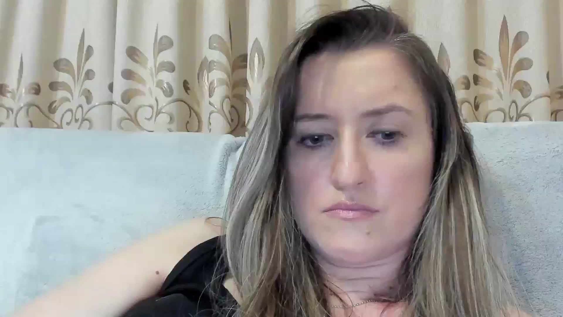 Gallery image thumbnail from BestDream's myfreecams stream on, 04/01/2025, 23:38 image 2 of 20