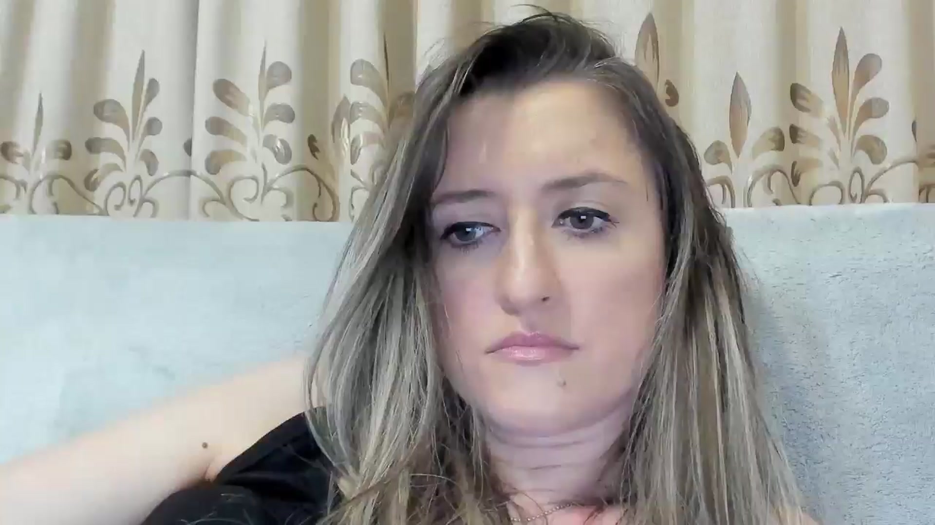 Gallery image thumbnail from BestDream's myfreecams stream on, 04/01/2025, 23:38 image 8 of 20