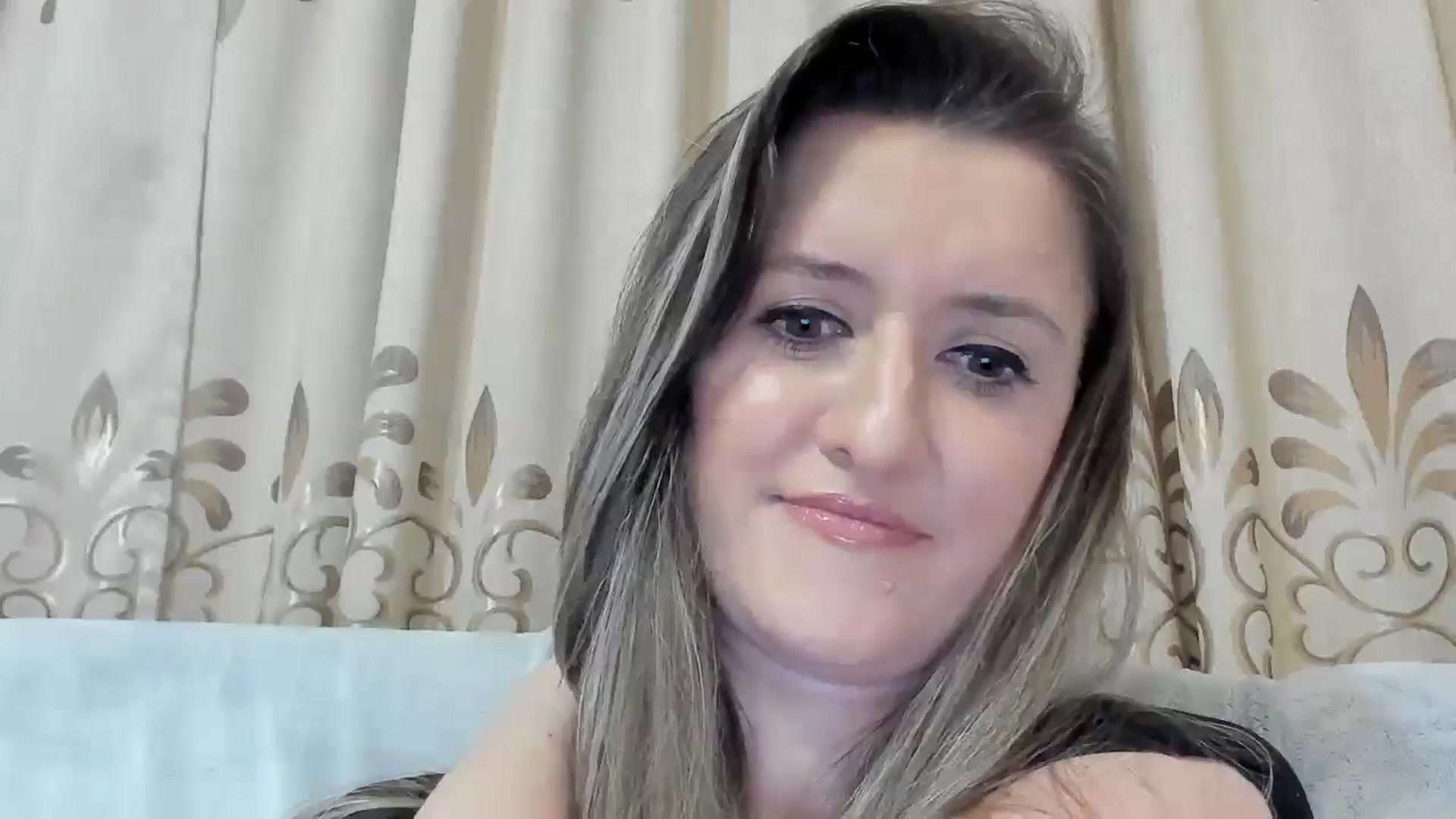 Gallery image thumbnail from BestDream's myfreecams stream on, 04/02/2025, 22:59 image 8 of 20