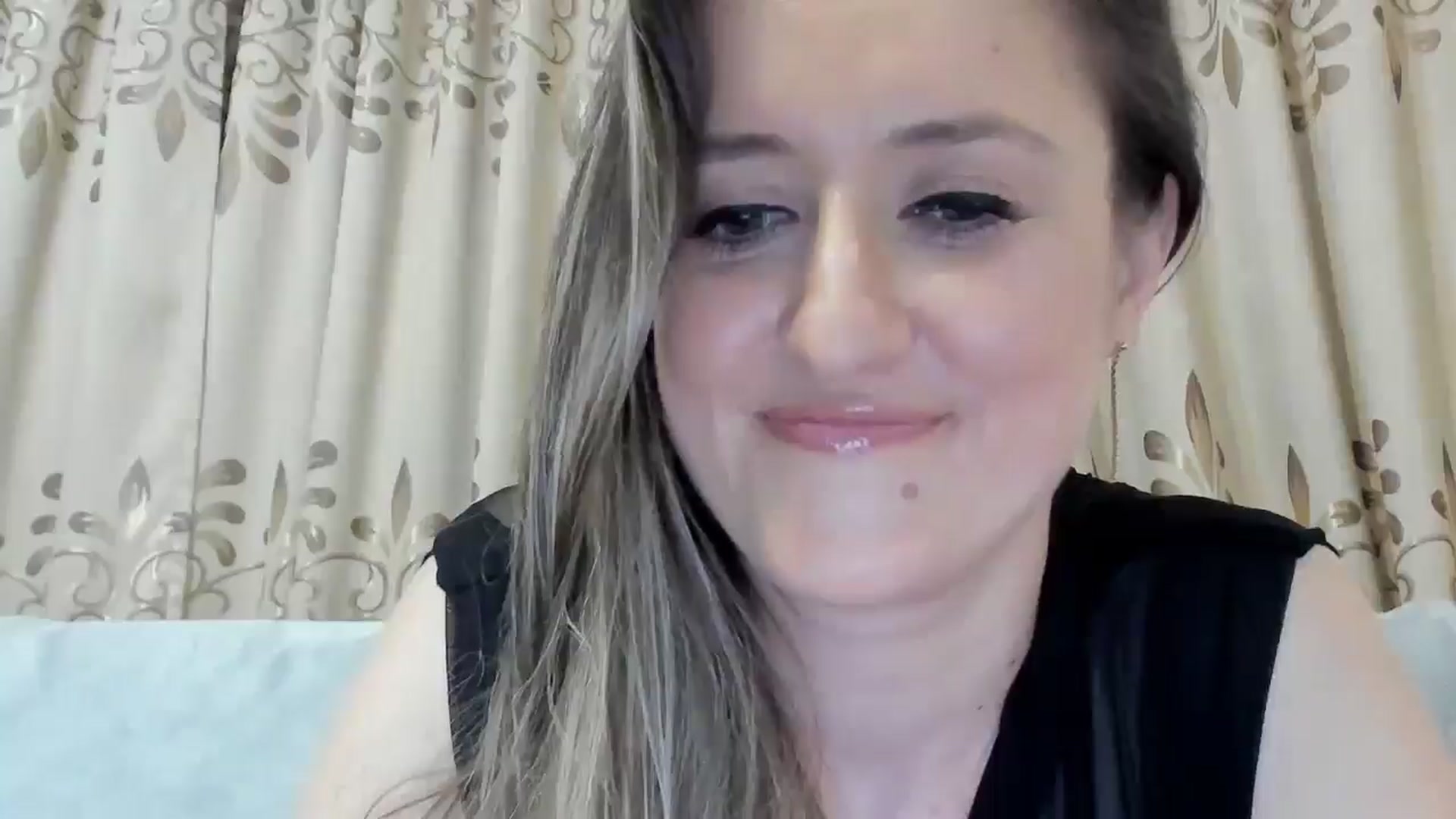 Gallery image thumbnail from BestDream's myfreecams stream on, 04/03/2025, 24:00 image 7 of 20
