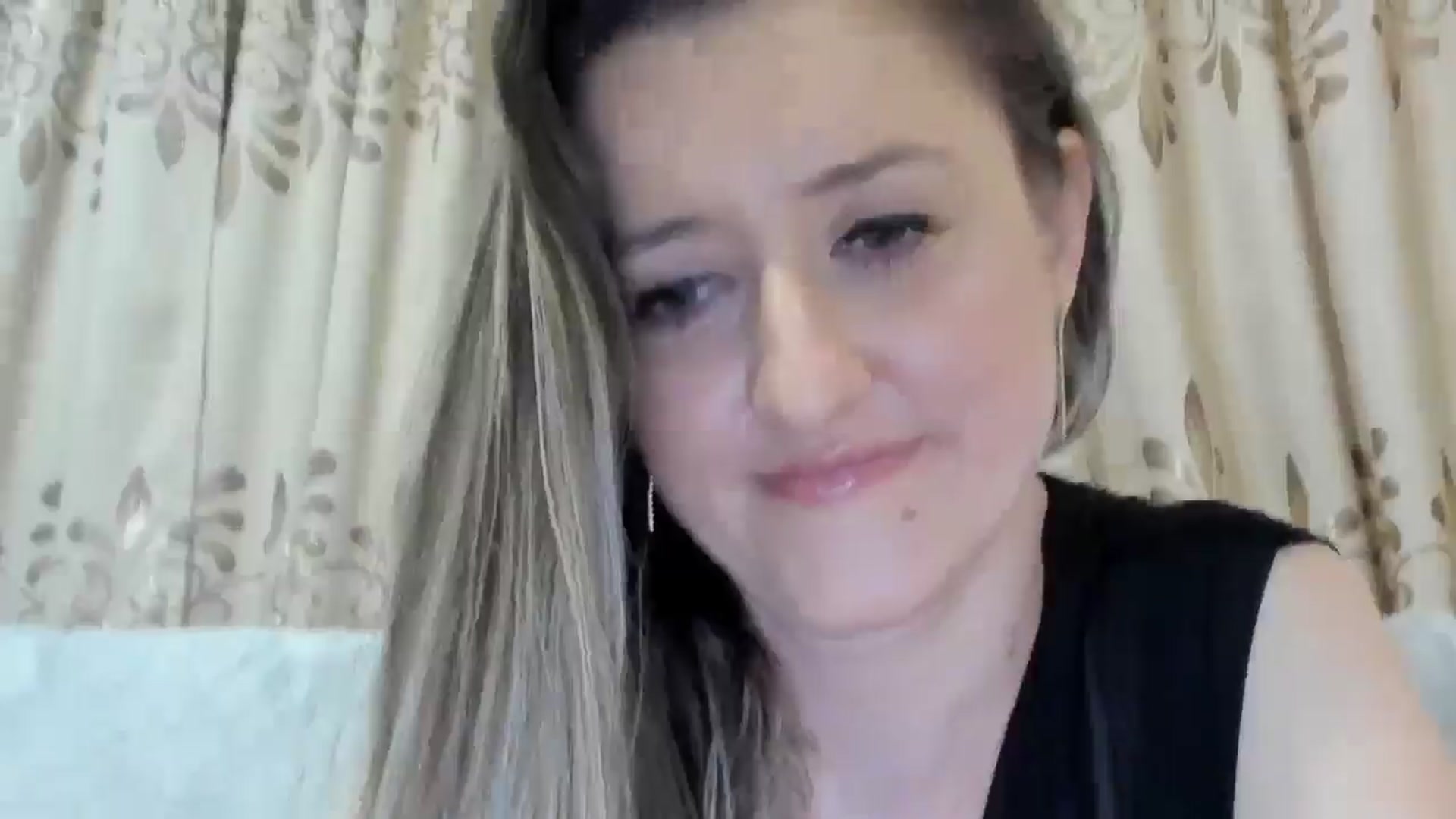 Gallery image thumbnail from BestDream's myfreecams stream on, 04/03/2025, 24:00 image 12 of 20