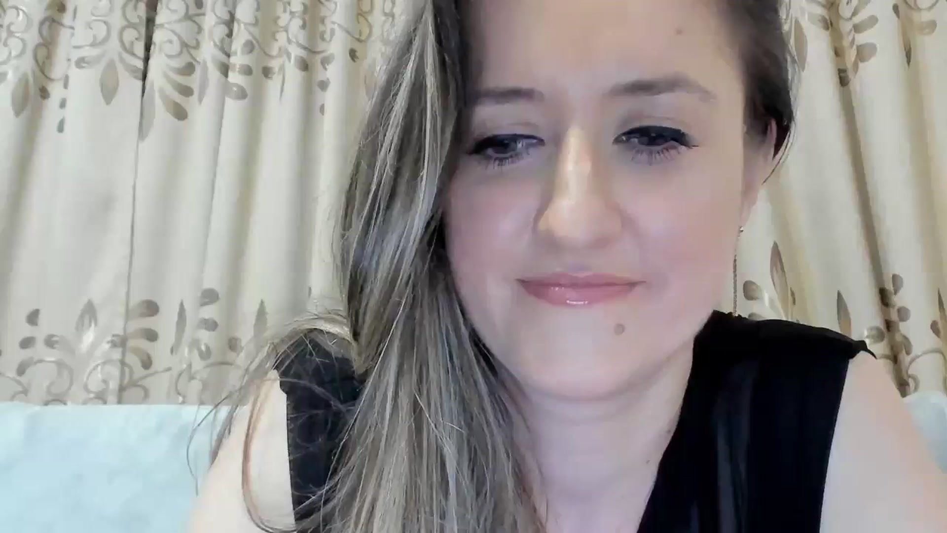 Gallery image thumbnail from BestDream's myfreecams stream on, 04/03/2025, 24:00 image 6 of 20