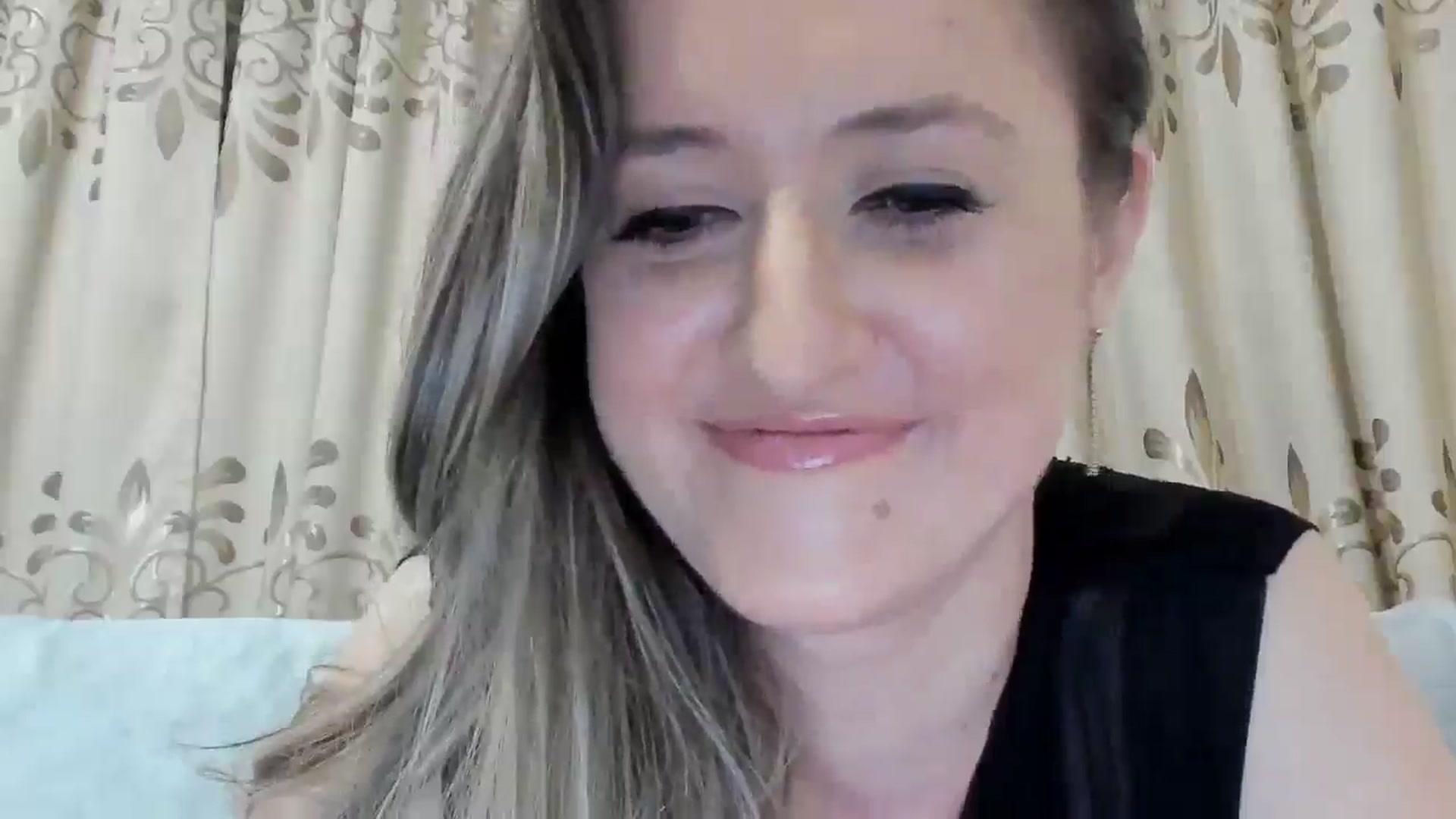 Gallery image thumbnail from BestDream's myfreecams stream on, 04/03/2025, 24:00 image 15 of 20