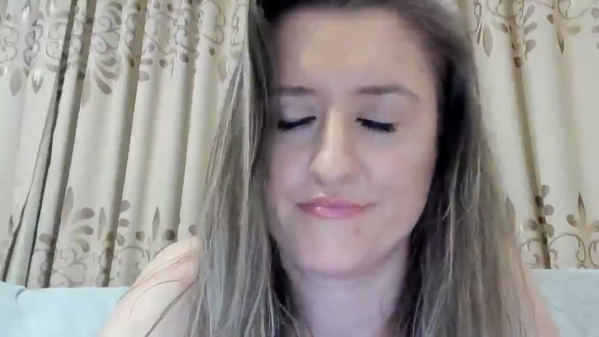 Gallery image thumbnail from BestDream's myfreecams stream on, 04/06/2025, 22:50 image 18 of 20