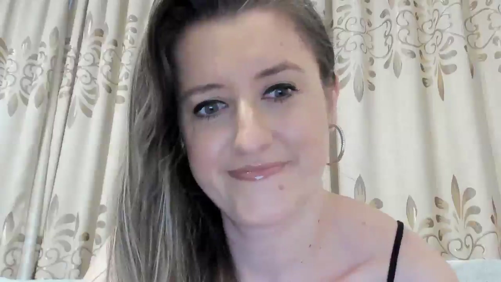 Gallery image thumbnail from BestDream's myfreecams stream on, 04/08/2025, 17:04 image 12 of 20