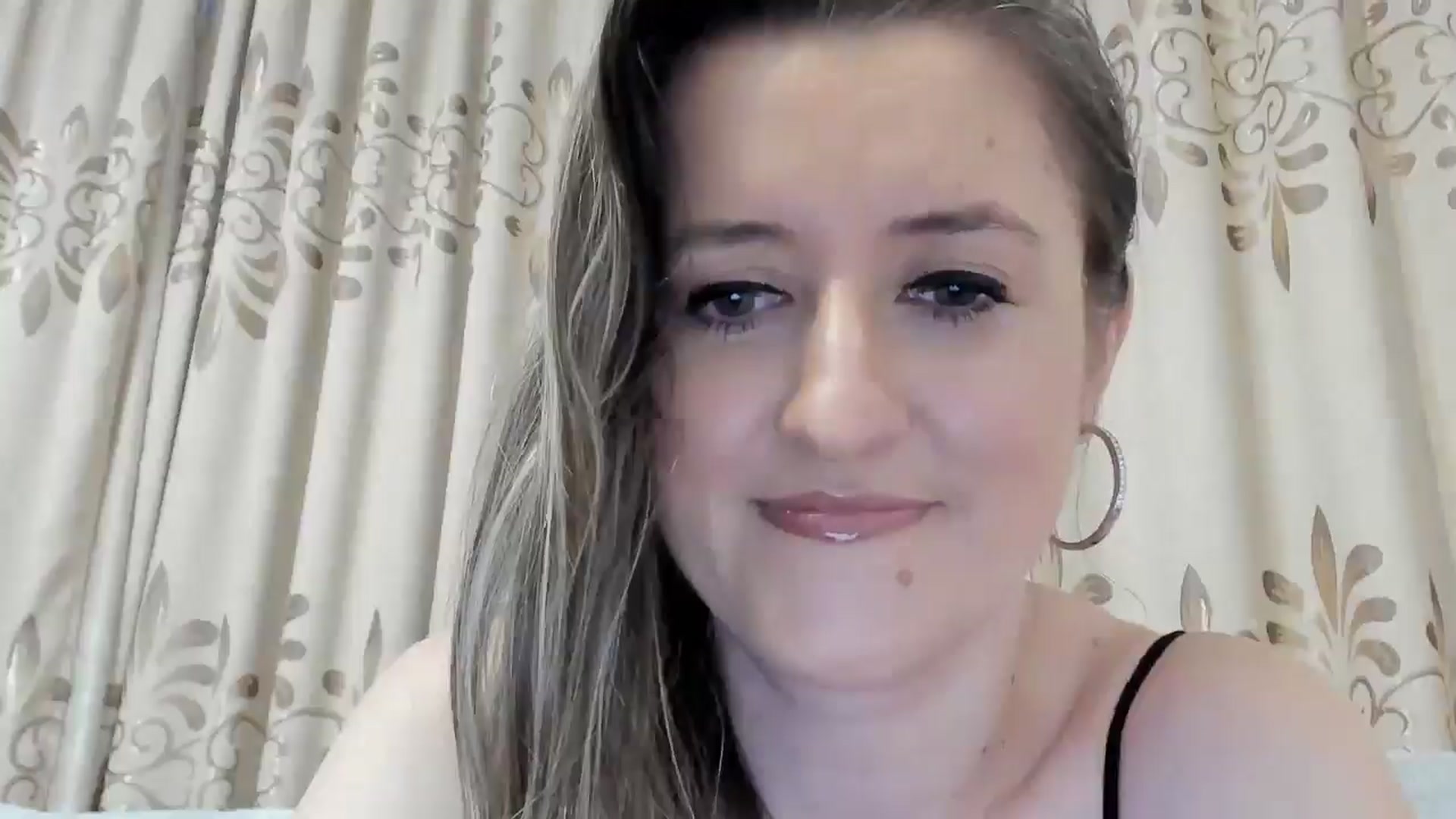 Gallery image thumbnail from BestDream's myfreecams stream on, 04/08/2025, 17:04 image 14 of 20