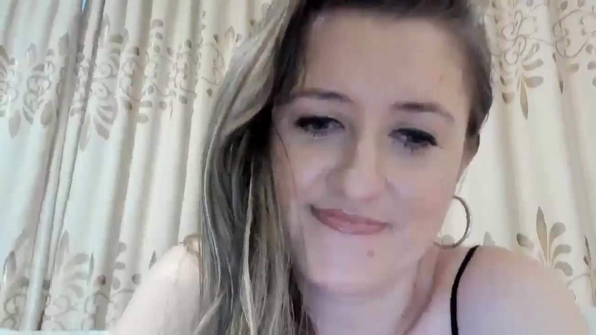 Gallery image thumbnail from BestDream's myfreecams stream on, 04/08/2025, 17:04 image 3 of 20