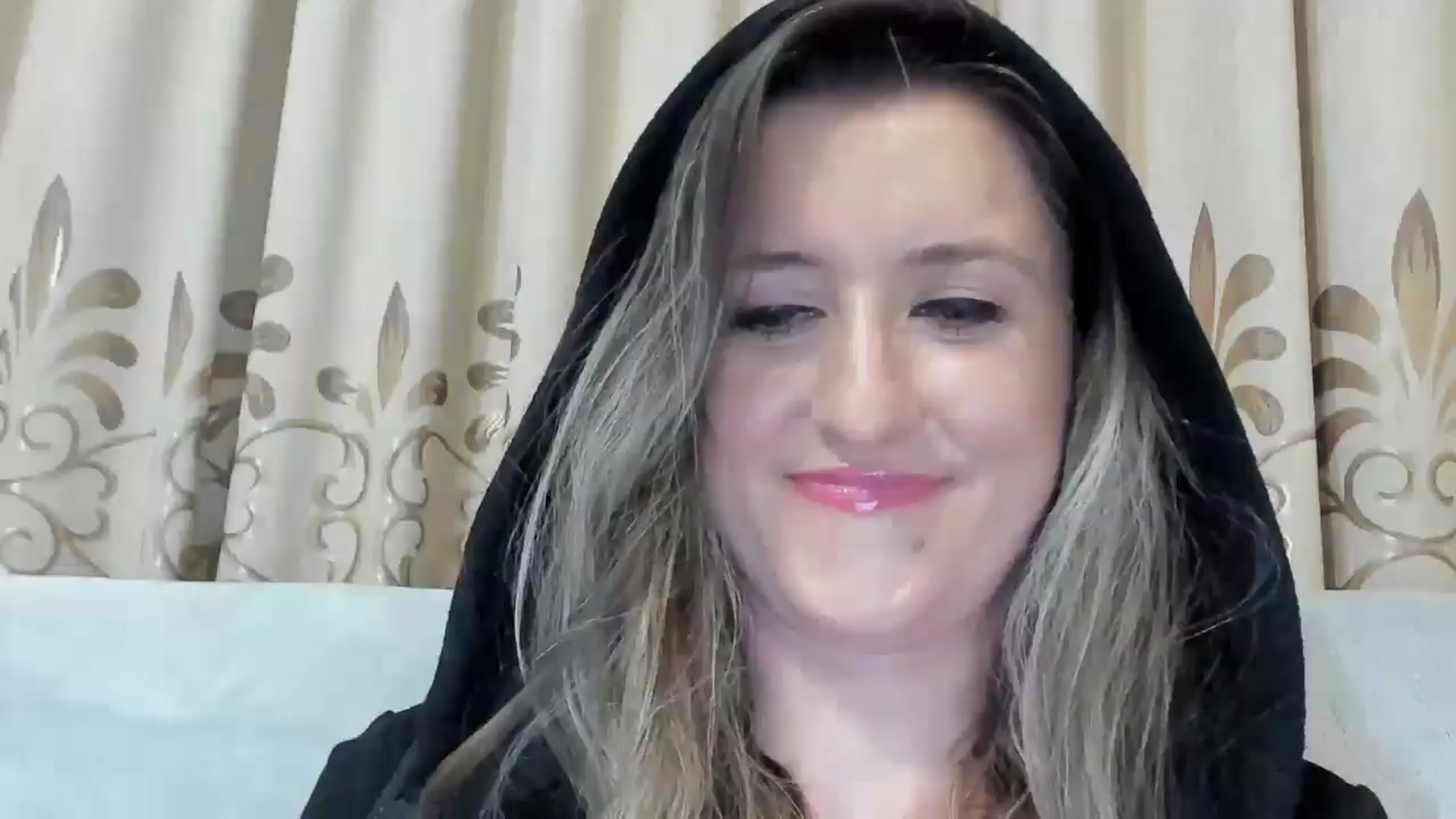 Gallery image thumbnail from BestDream's myfreecams stream on, 04/10/2025, 24:00 image 14 of 20