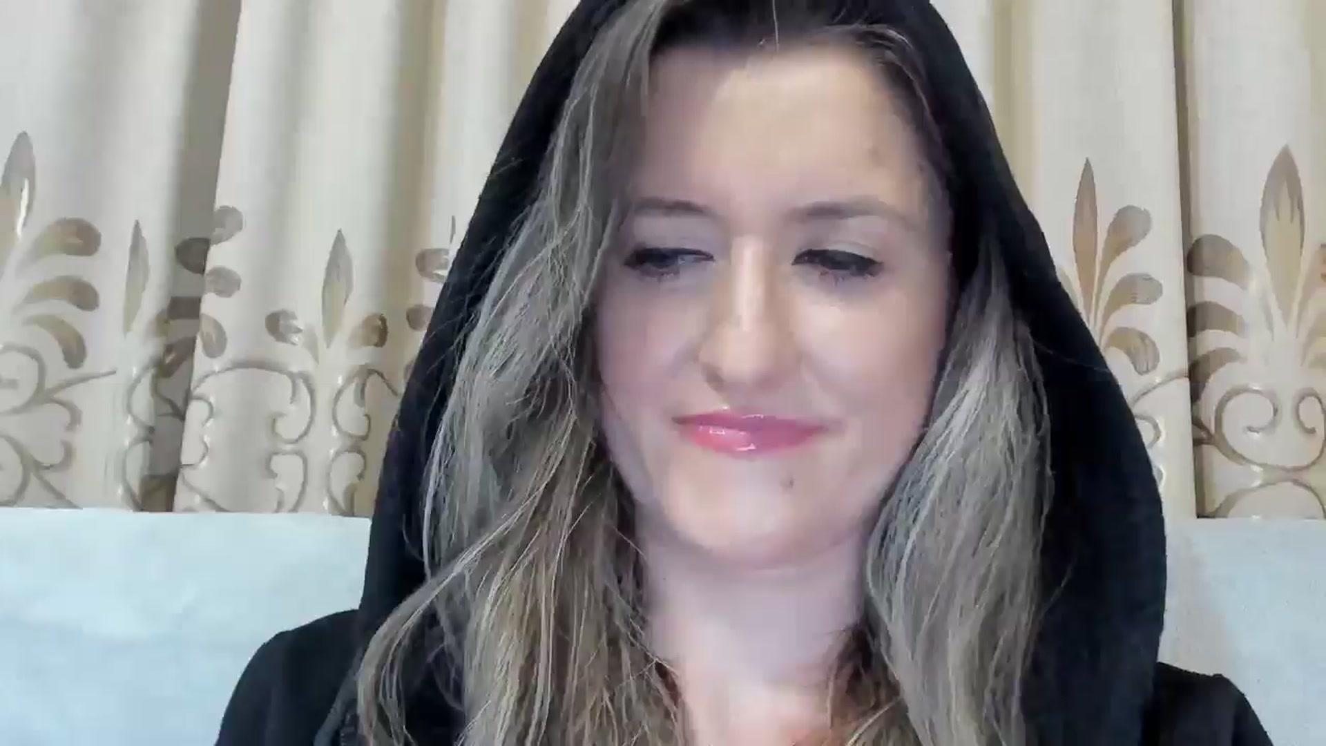 Gallery image thumbnail from BestDream's myfreecams stream on, 04/10/2025, 24:00 image 3 of 20
