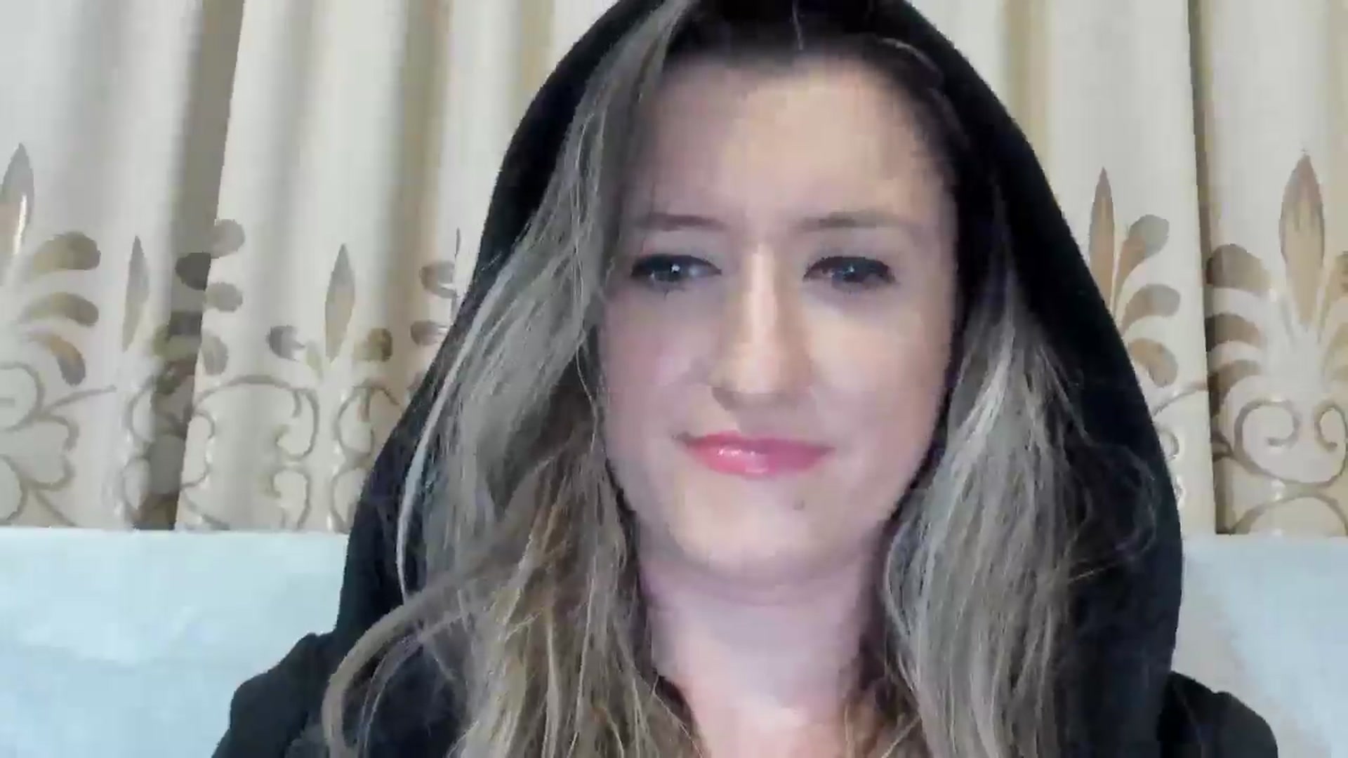 Gallery image thumbnail from BestDream's myfreecams stream on, 04/10/2025, 24:00 image 4 of 20