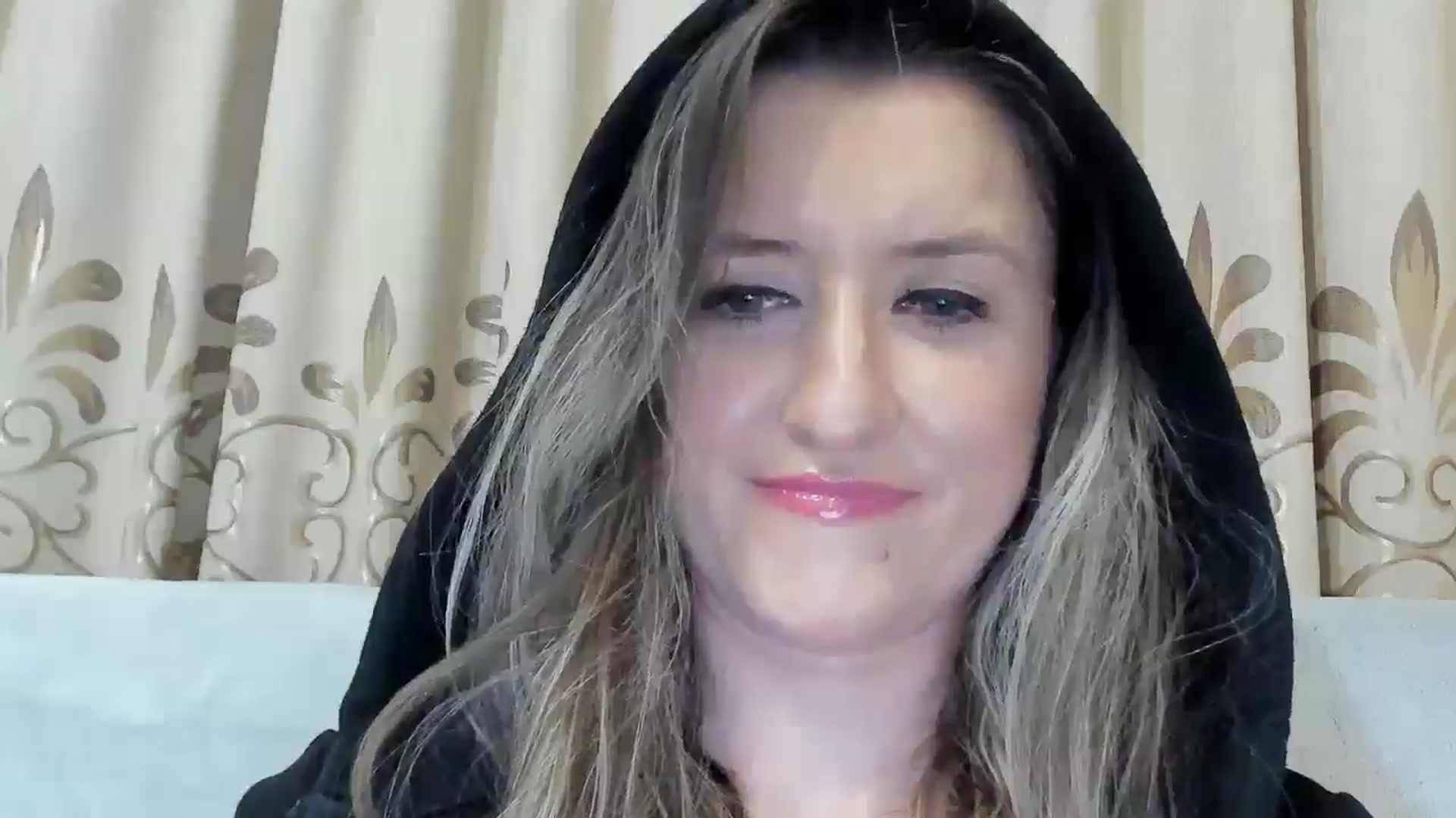 Gallery image thumbnail from BestDream's myfreecams stream on, 04/10/2025, 24:00 image 5 of 20