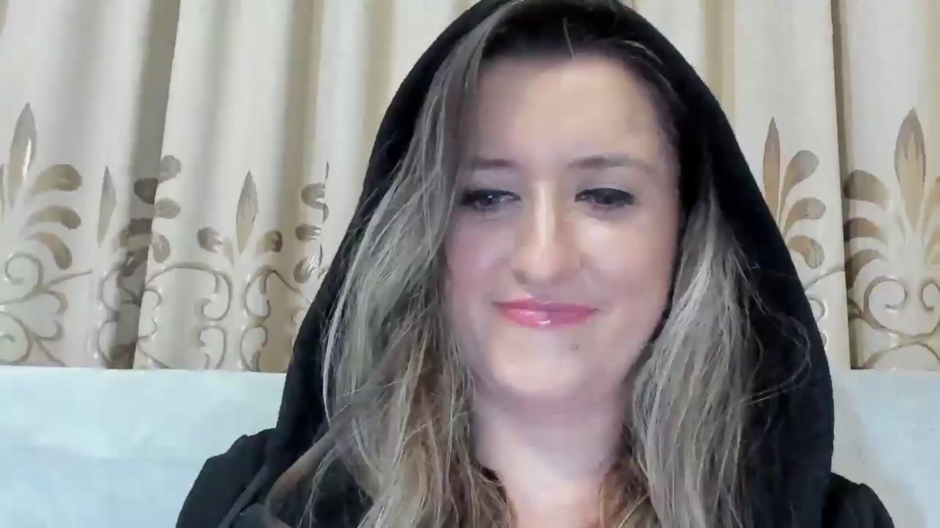 Gallery image thumbnail from BestDream's myfreecams stream on, 04/10/2025, 24:00 image 10 of 20