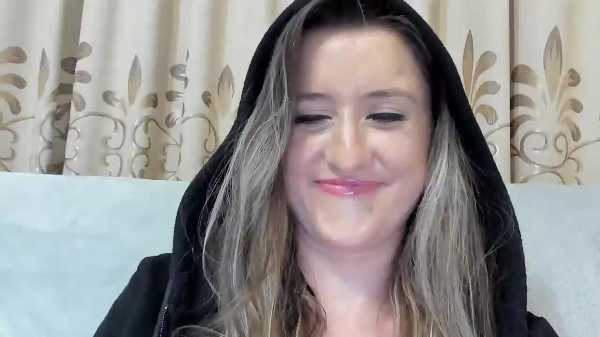 Gallery image thumbnail from BestDream's myfreecams stream on, 04/10/2025, 24:35 image 16 of 20