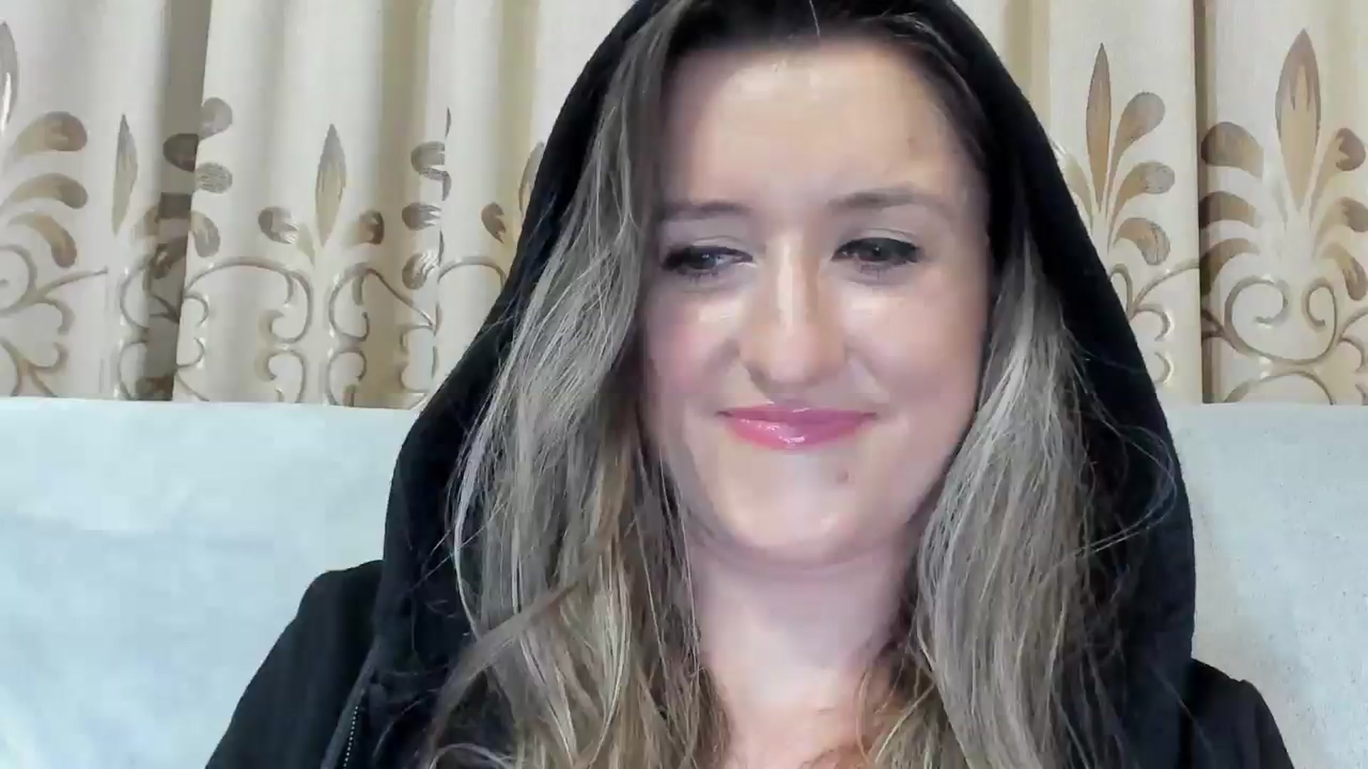 Gallery image thumbnail from BestDream's myfreecams stream on, 04/10/2025, 24:35 image 1 of 20