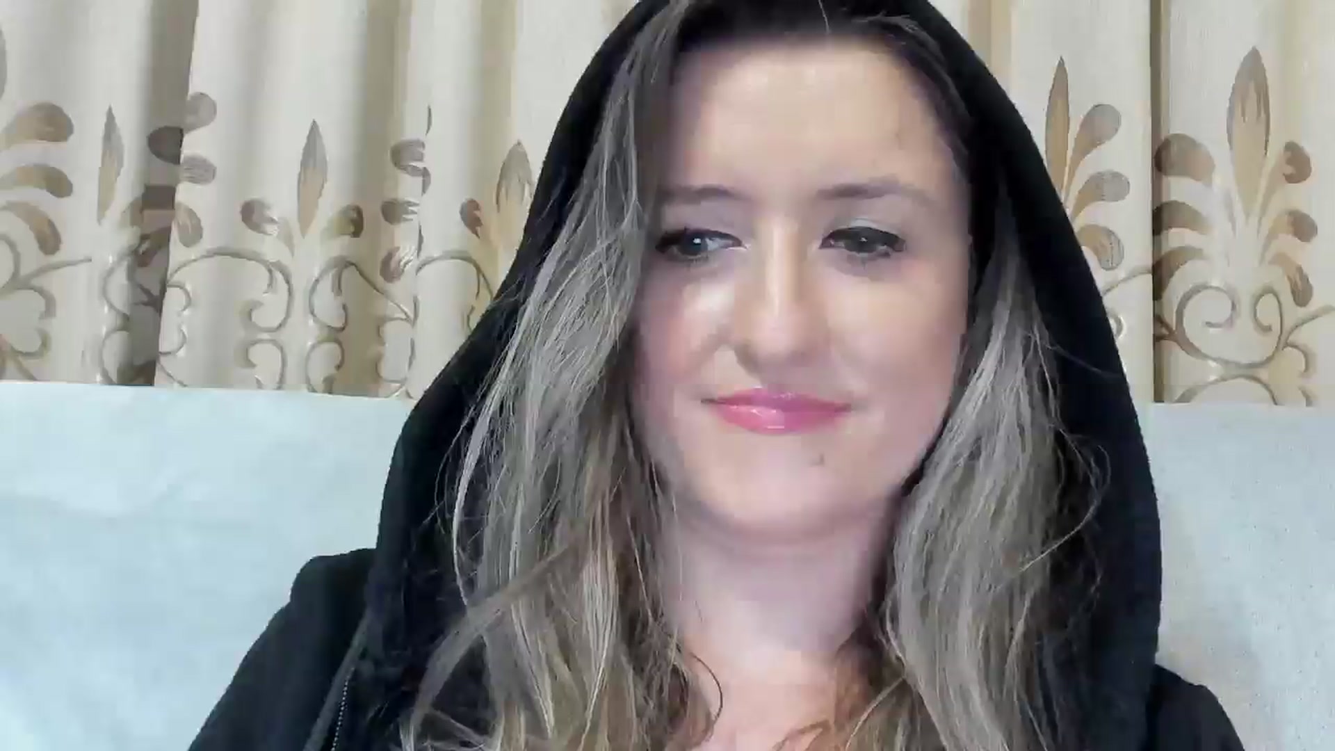 Gallery image thumbnail from BestDream's myfreecams stream on, 04/10/2025, 24:35 image 10 of 20