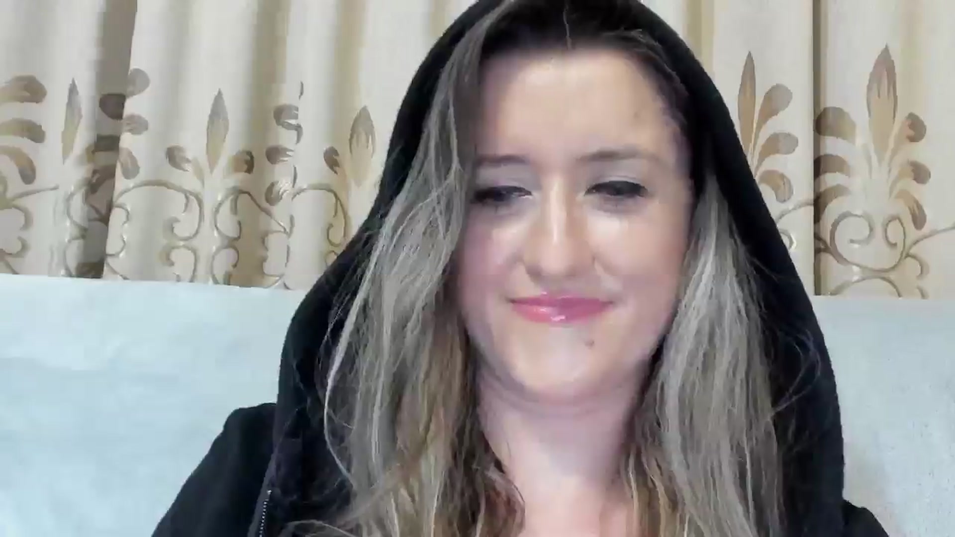 Gallery image thumbnail from BestDream's myfreecams stream on, 04/10/2025, 24:35 image 17 of 20