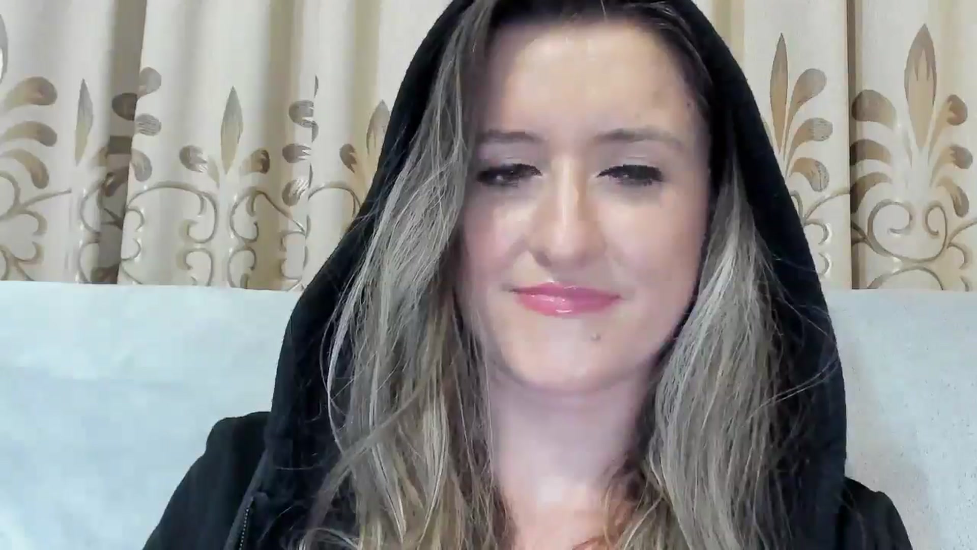 Gallery image thumbnail from BestDream's myfreecams stream on, 04/10/2025, 24:35 image 4 of 20