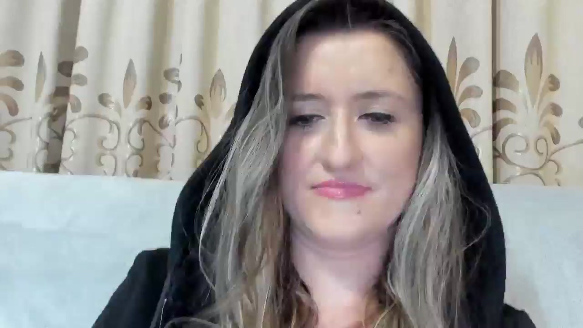 Gallery image thumbnail from BestDream's myfreecams stream on, 04/10/2025, 24:35 image 15 of 20