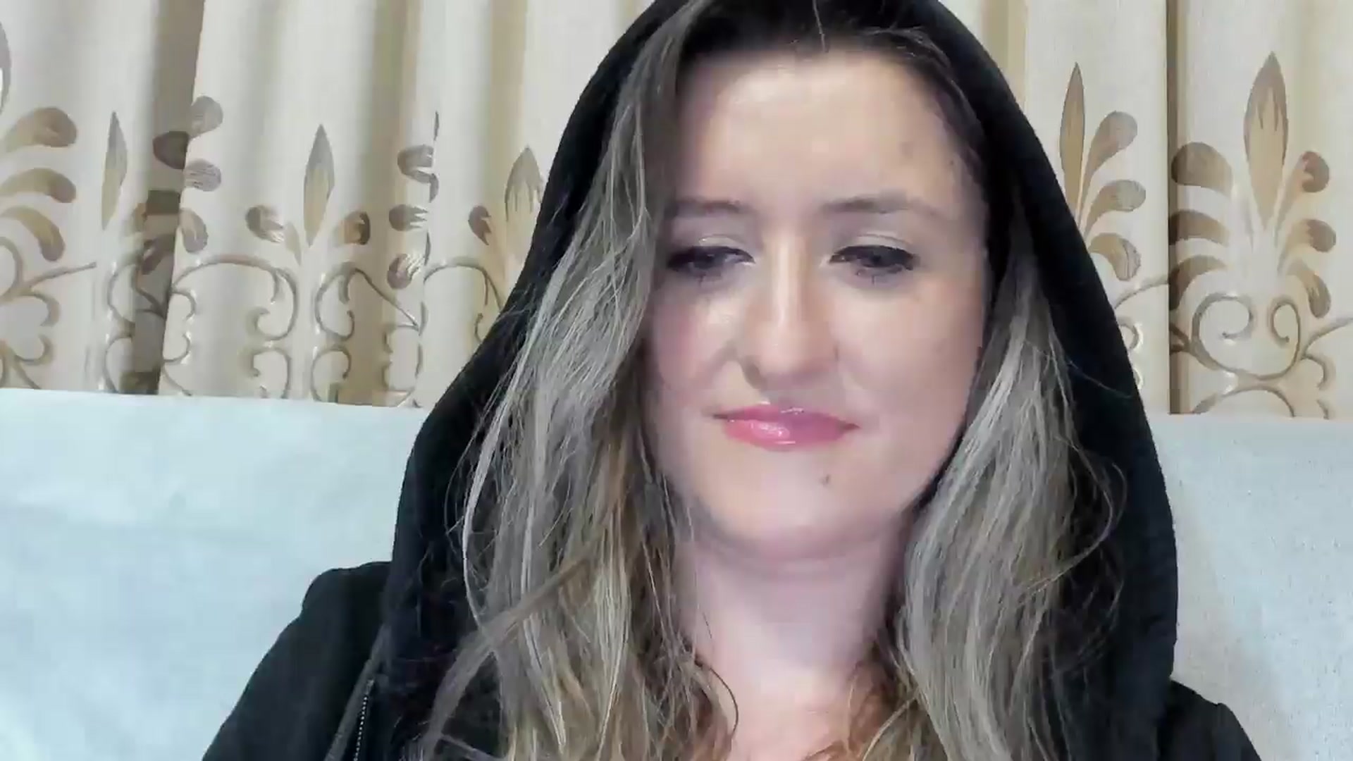 Gallery image thumbnail from BestDream's myfreecams stream on, 04/10/2025, 24:35 image 11 of 20