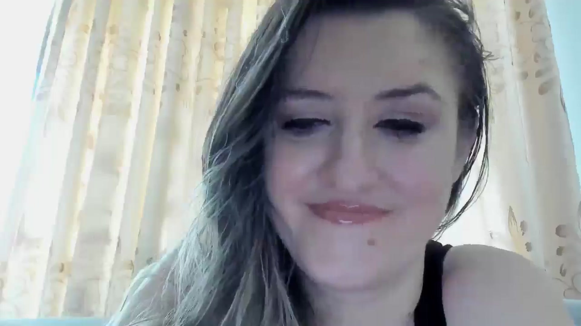 Gallery image thumbnail from BestDream's myfreecams stream on, 04/13/2025, 10:18 image 15 of 20