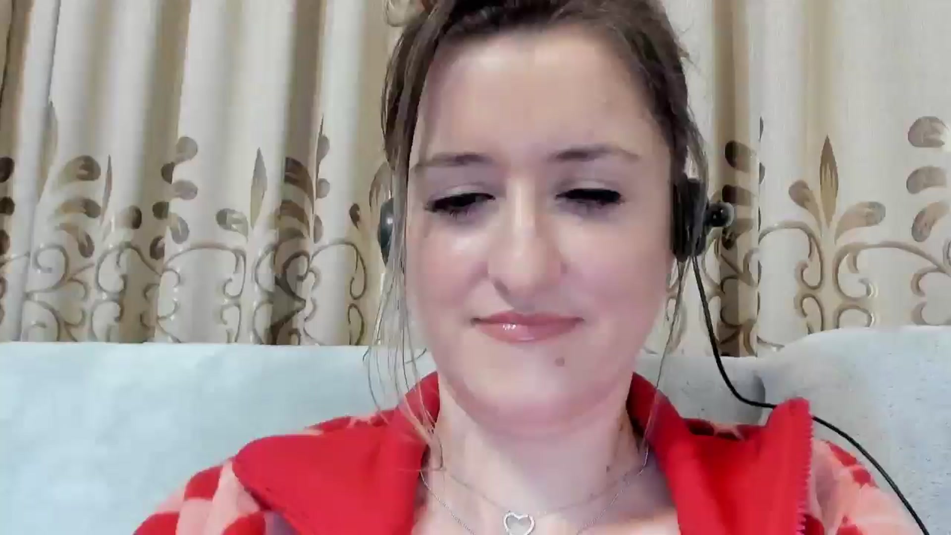 Gallery image thumbnail from BestDream's myfreecams stream on, 04/14/2025, 23:14 image 16 of 20