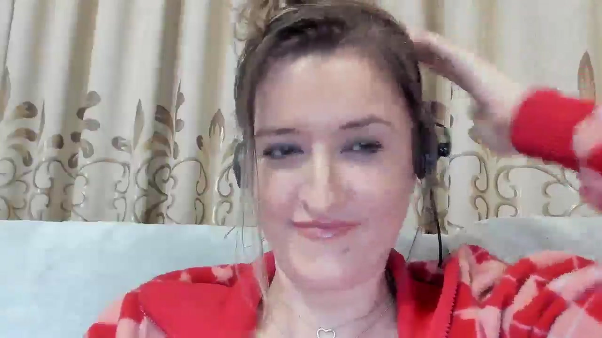 Gallery image thumbnail from BestDream's myfreecams stream on, 04/14/2025, 23:14 image 3 of 20