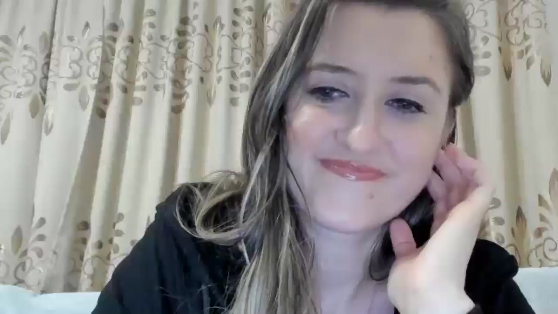 Gallery image thumbnail from BestDream's myfreecams stream on, 04/15/2025, 21:58 image 1 of 20
