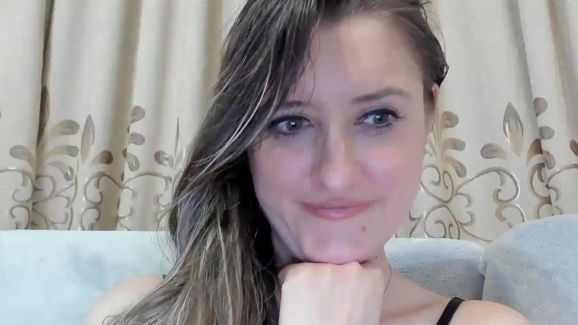 Gallery image thumbnail from BestDream's myfreecams stream on, 04/25/2025, 24:24 image 12 of 20
