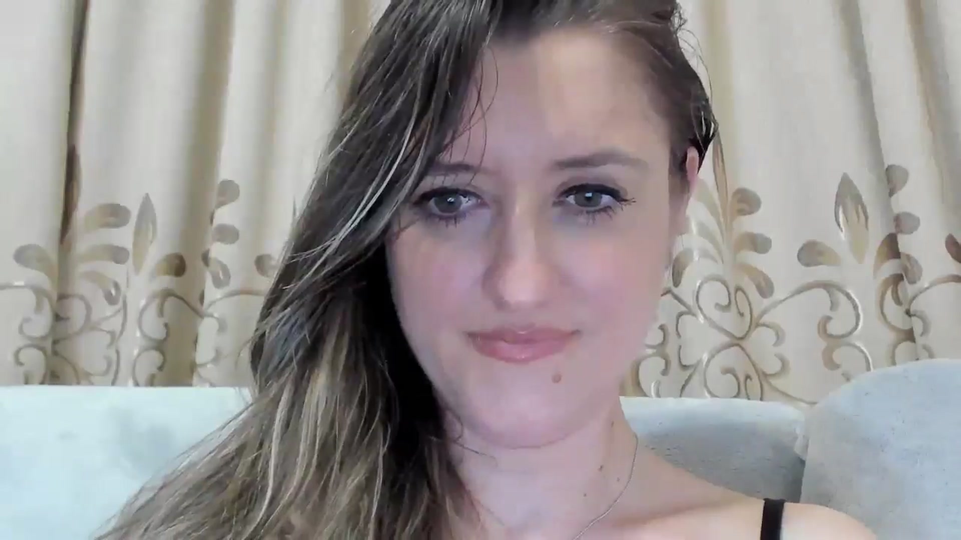 Gallery image thumbnail from BestDream's myfreecams stream on, 04/25/2025, 24:24 image 16 of 20
