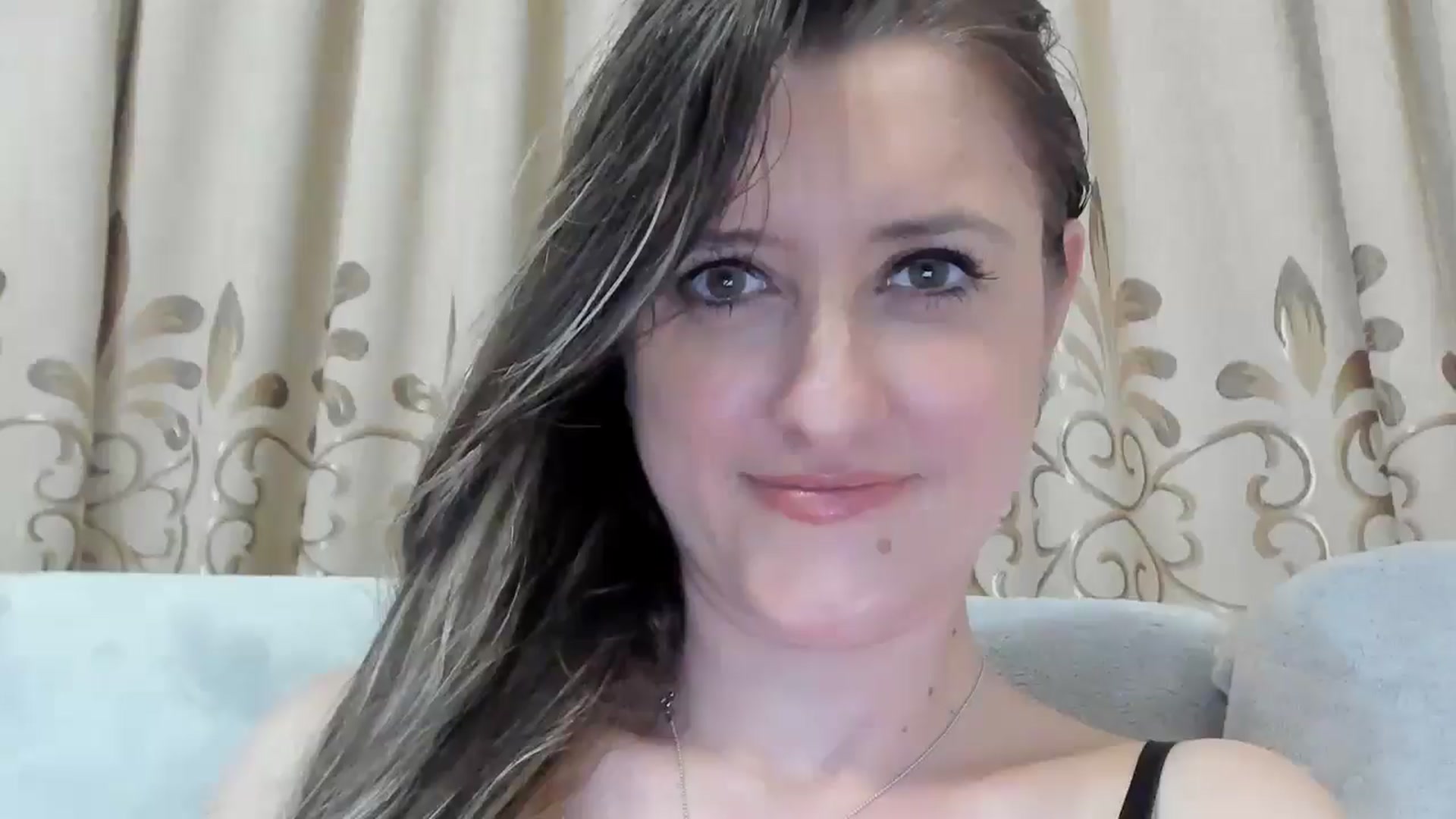 Gallery image thumbnail from BestDream's myfreecams stream on, 04/25/2025, 24:24 image 14 of 20