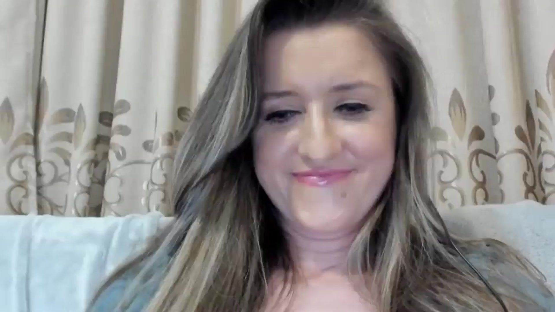 Gallery image thumbnail from BestDream's myfreecams stream on, 04/27/2025, 24:22 image 5 of 20