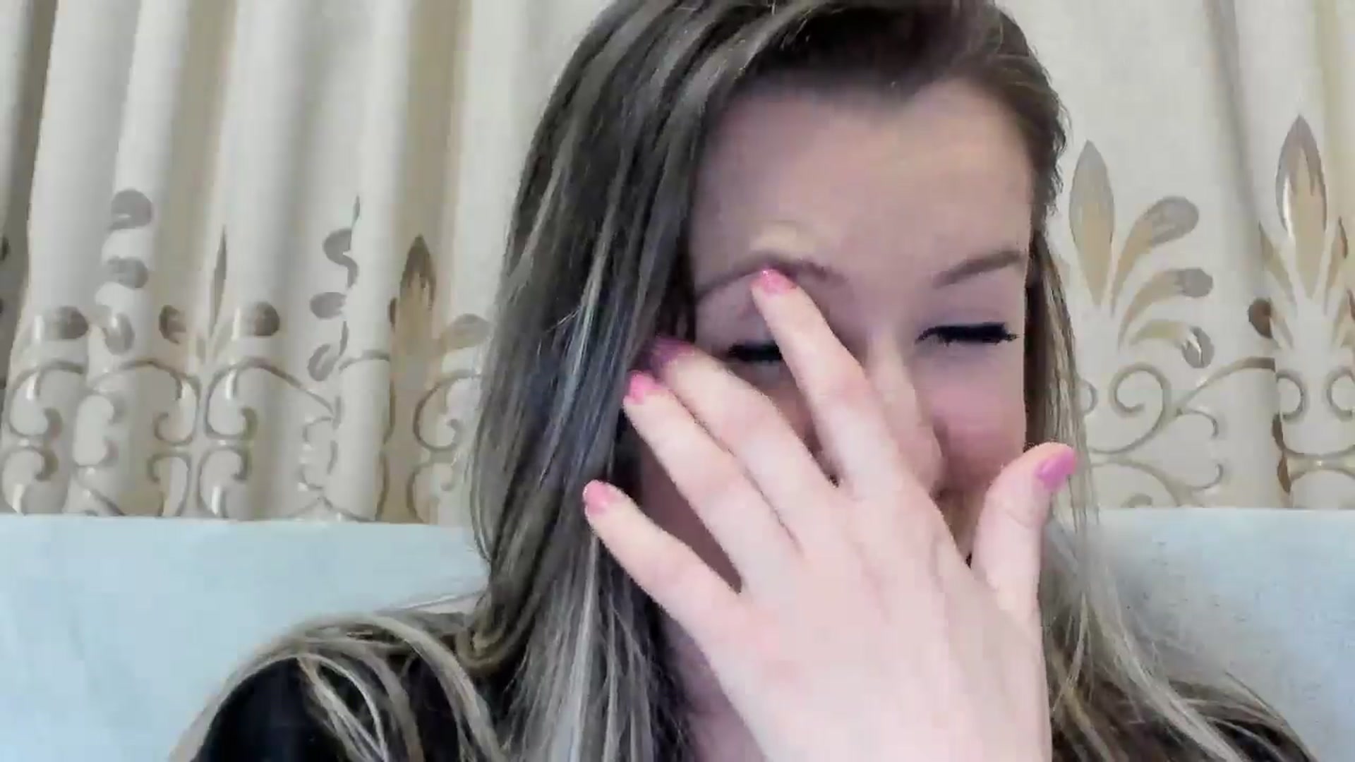 Gallery image thumbnail from BestDream's myfreecams stream on, 04/27/2025, 21:55 image 19 of 20