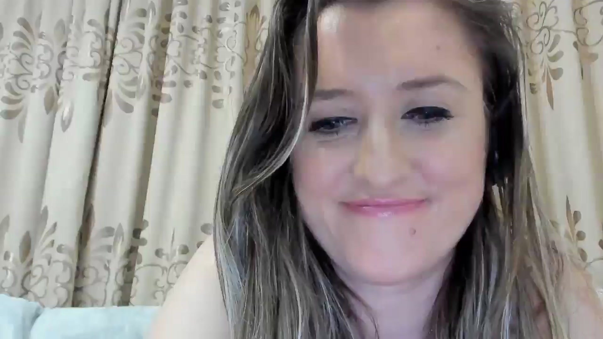 Gallery image thumbnail from BestDream's myfreecams stream on, 04/28/2025, 23:56 image 2 of 20