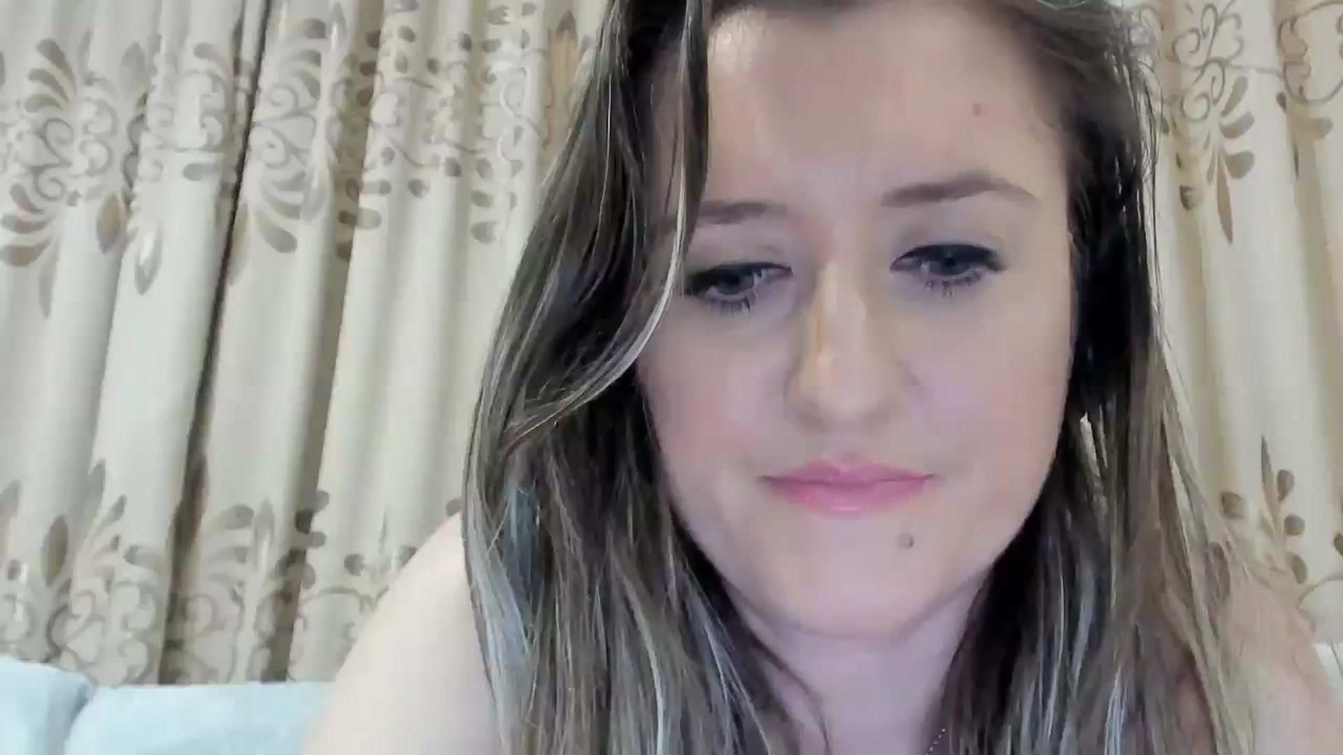 Gallery image thumbnail from BestDream's myfreecams stream on, 04/28/2025, 23:56 image 1 of 20