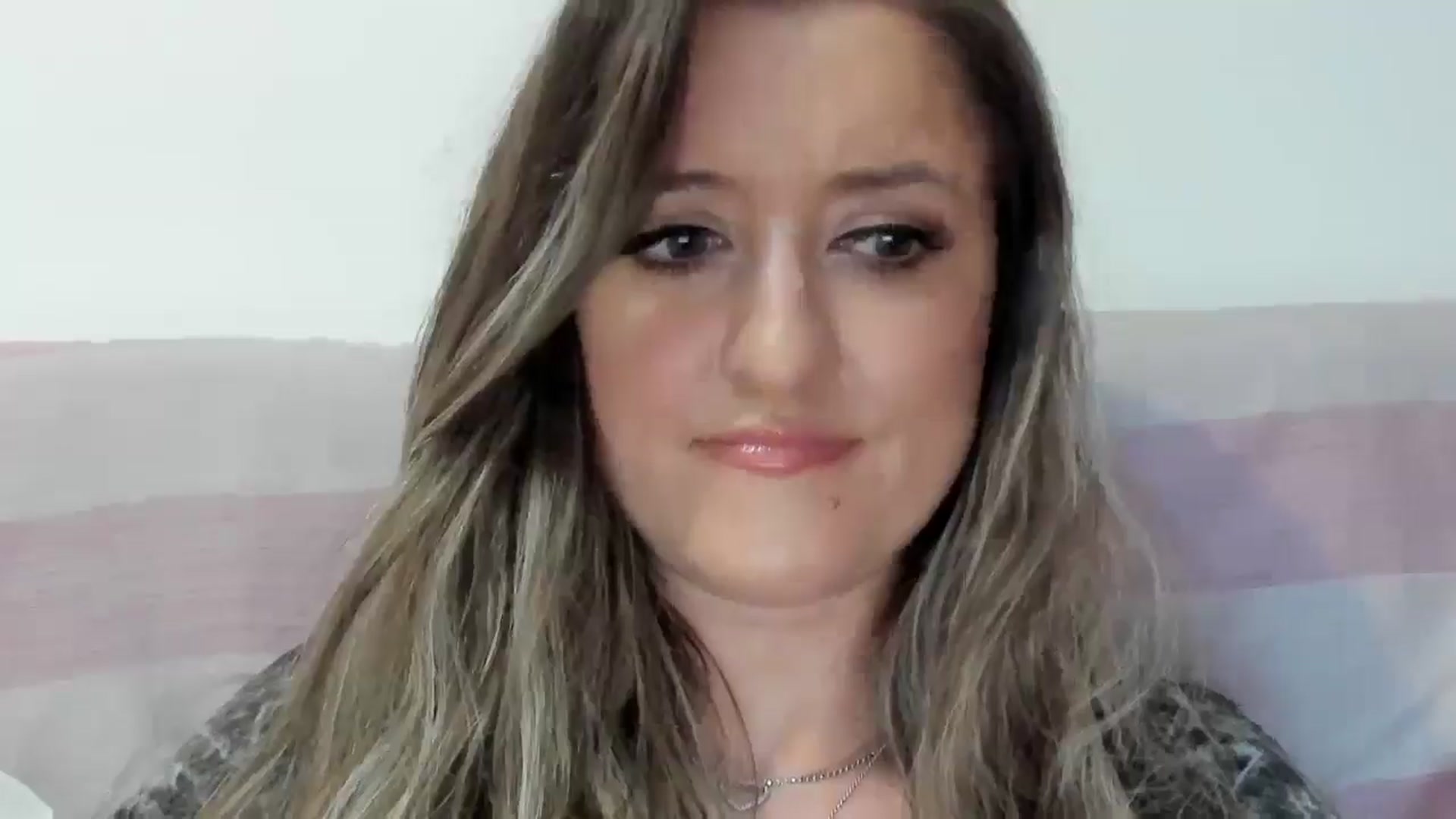 Gallery image thumbnail from BestDream's myfreecams stream on, 05/05/2025, 01:04 image 10 of 20