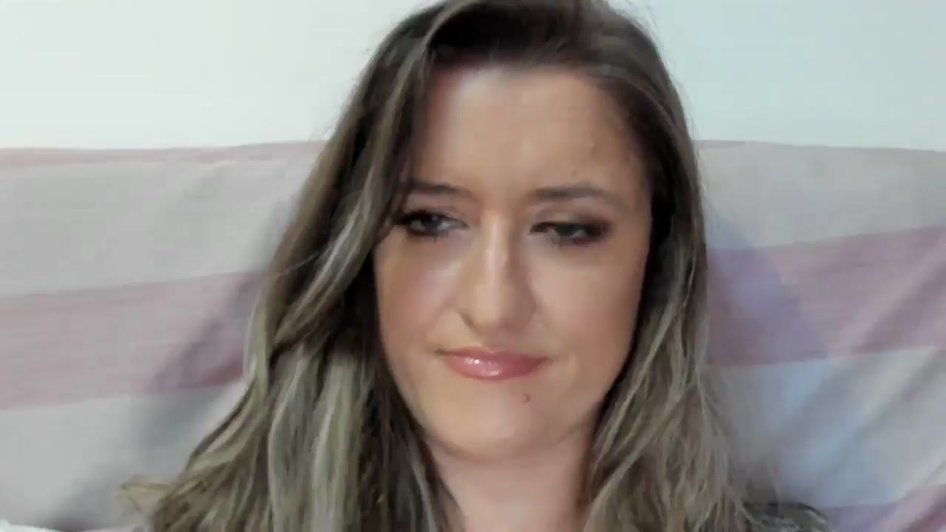 Gallery image thumbnail from BestDream's myfreecams stream on, 05/05/2025, 01:47 image 18 of 20