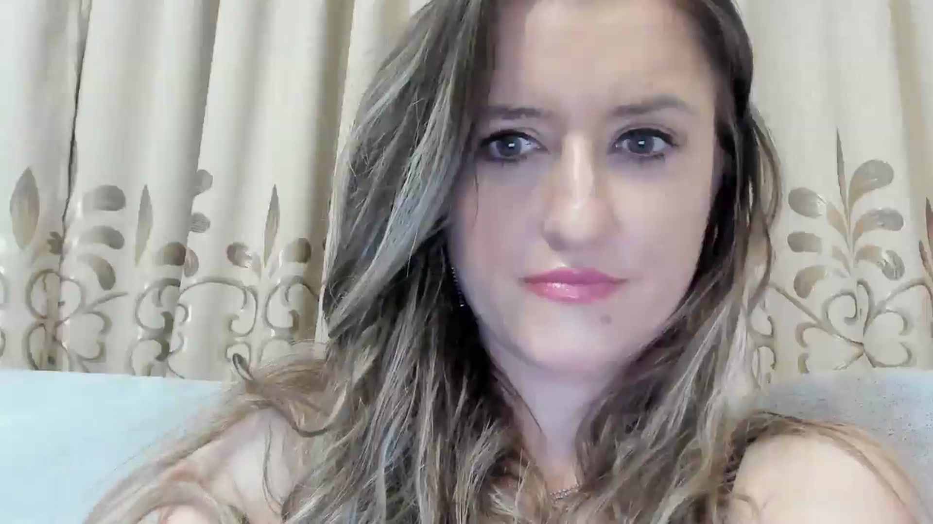 Gallery image thumbnail from BestDream's myfreecams stream on, 05/05/2025, 23:46 image 4 of 20