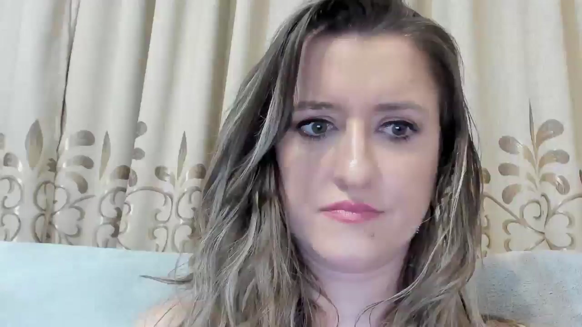 Gallery image thumbnail from BestDream's myfreecams stream on, 05/06/2025, 24:27 image 17 of 20