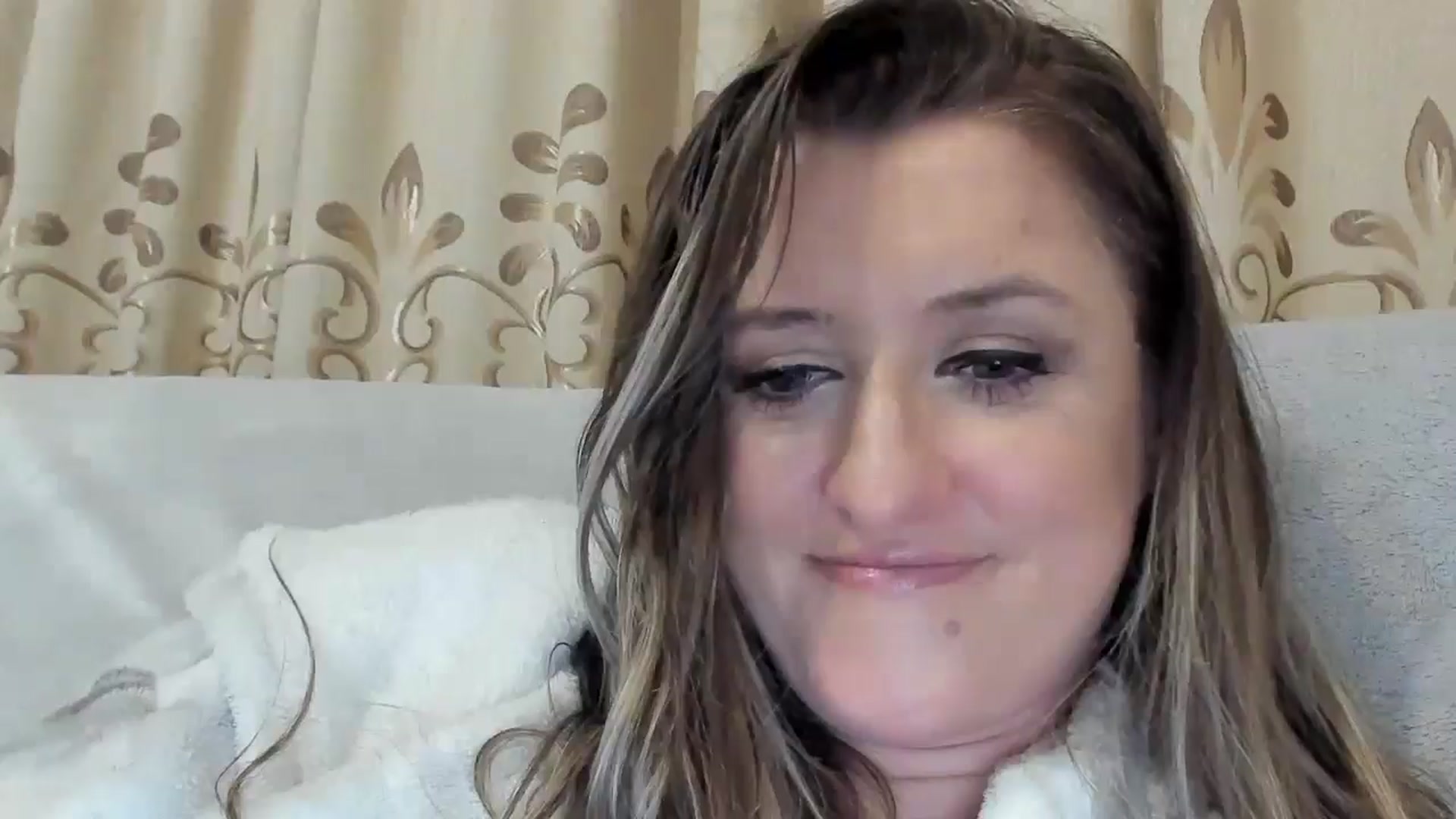 Gallery image thumbnail from BestDream's myfreecams stream on, 05/12/2025, 02:05 image 16 of 20