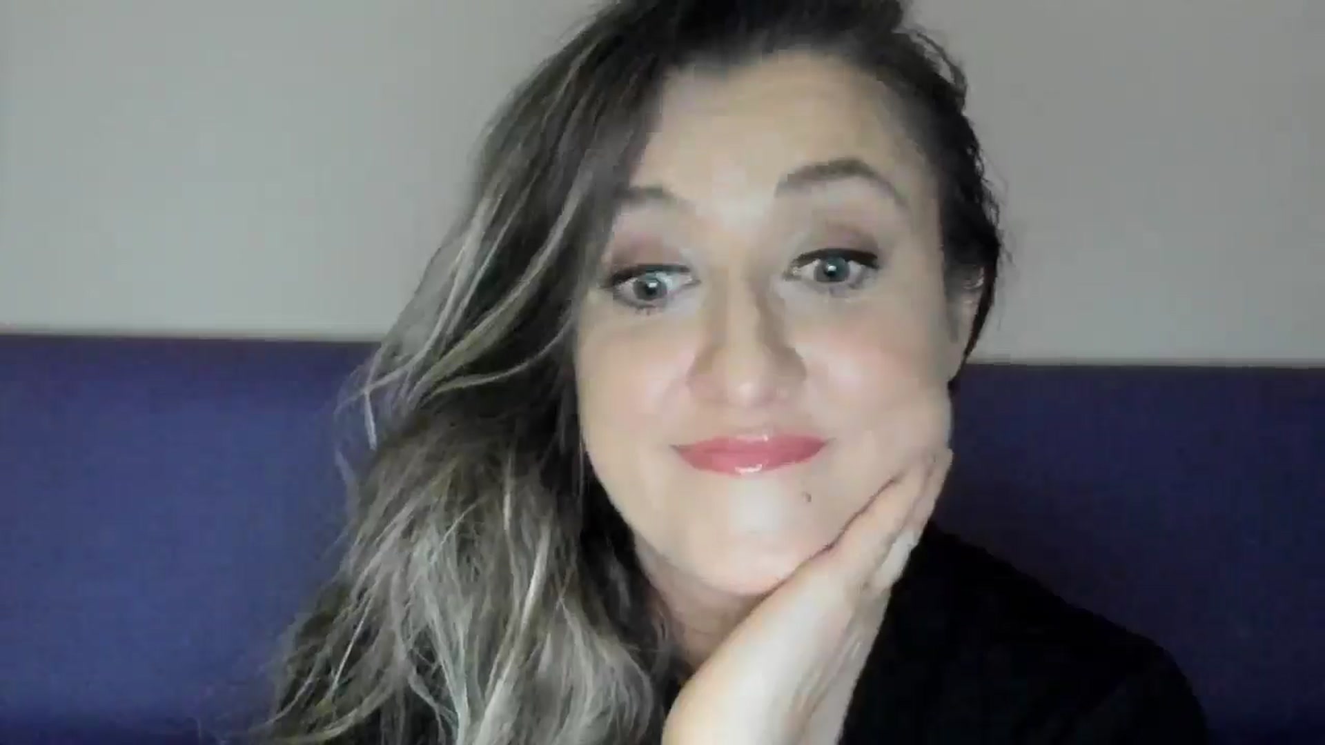 Gallery image thumbnail from BestDream's myfreecams stream on, 05/18/2025, 21:41 image 16 of 20