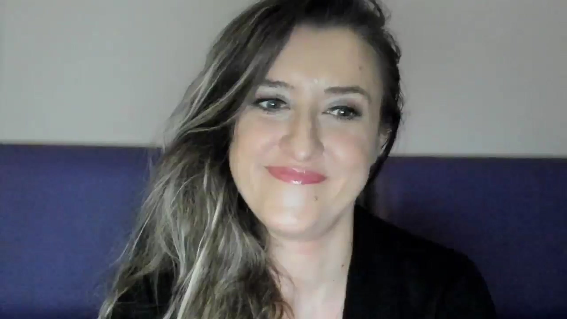 Gallery image thumbnail from BestDream's myfreecams stream on, 05/18/2025, 21:41 image 13 of 20