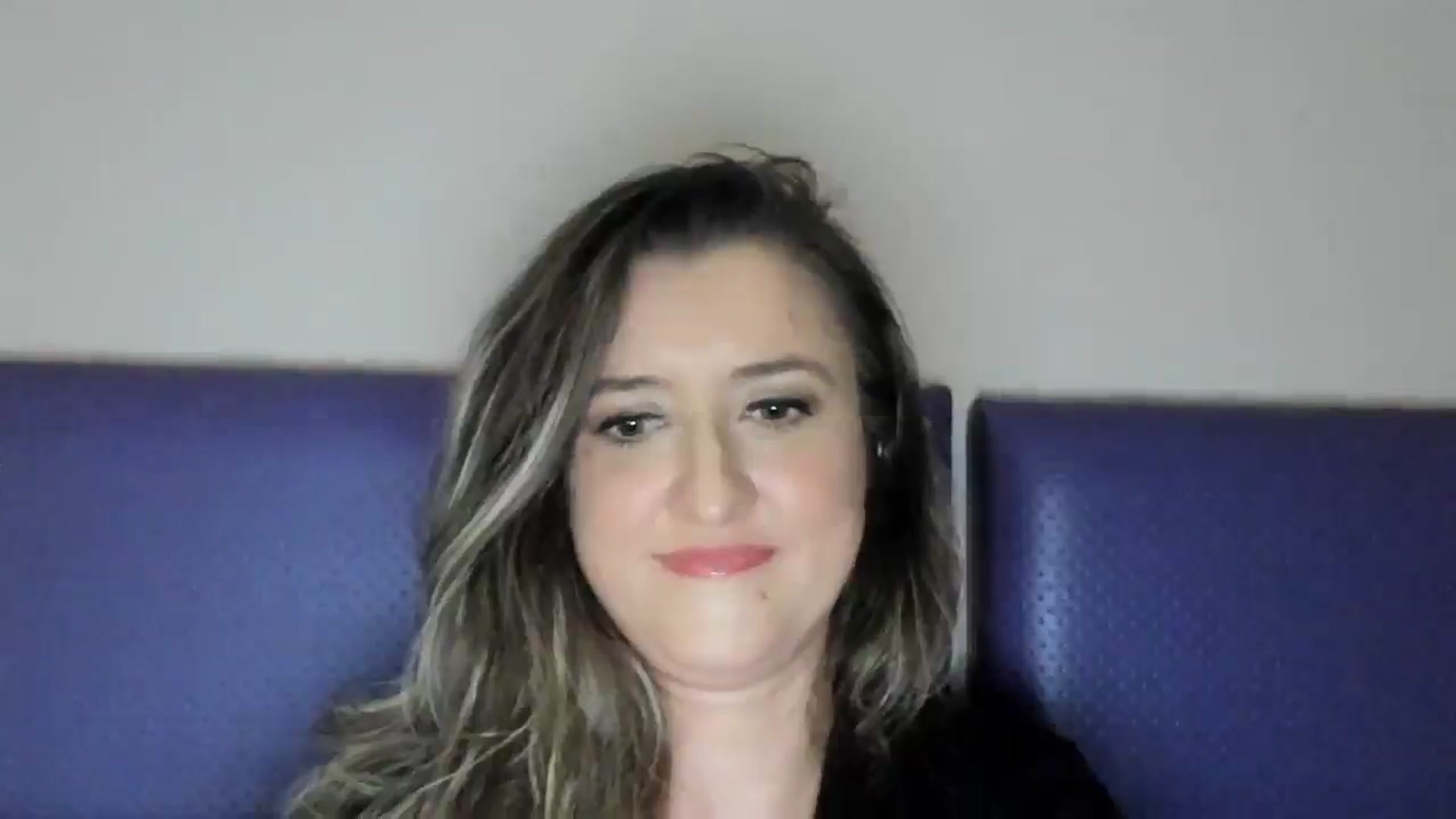 Gallery image thumbnail from BestDream's myfreecams stream on, 05/19/2025, 24:14 image 17 of 20