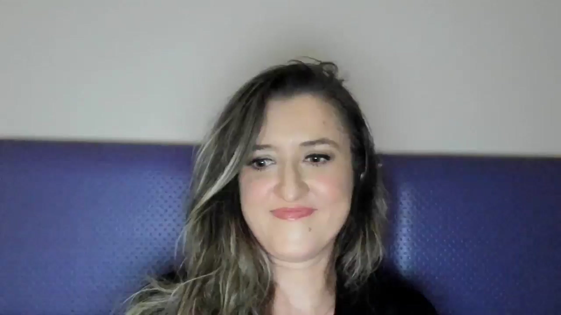 Gallery image thumbnail from BestDream's myfreecams stream on, 05/19/2025, 24:14 image 20 of 20