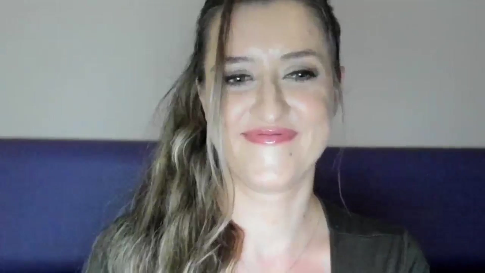 Gallery image thumbnail from BestDream's myfreecams stream on, 05/19/2025, 21:38 image 12 of 20