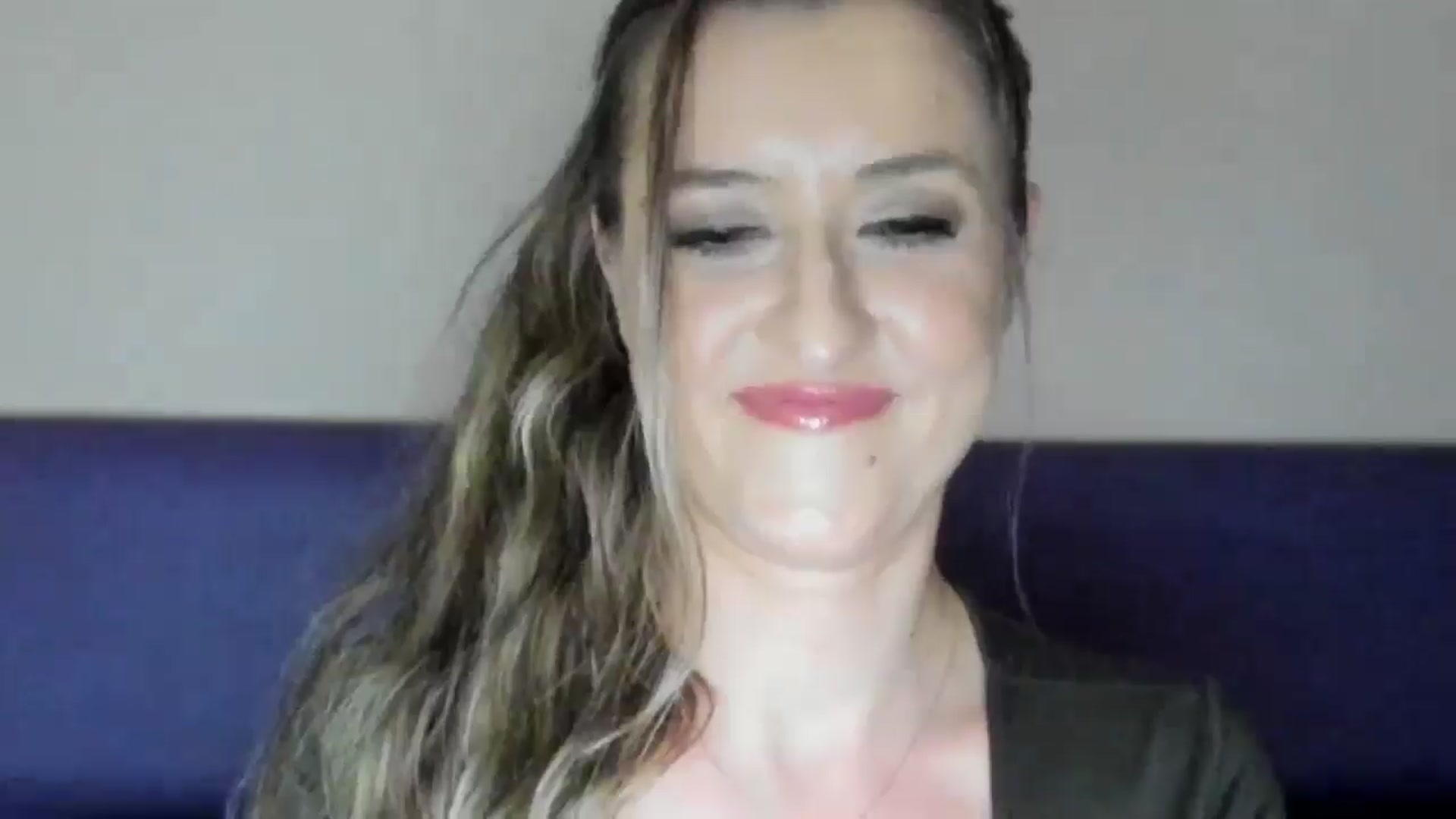 Gallery image thumbnail from BestDream's myfreecams stream on, 05/19/2025, 21:38 image 10 of 20