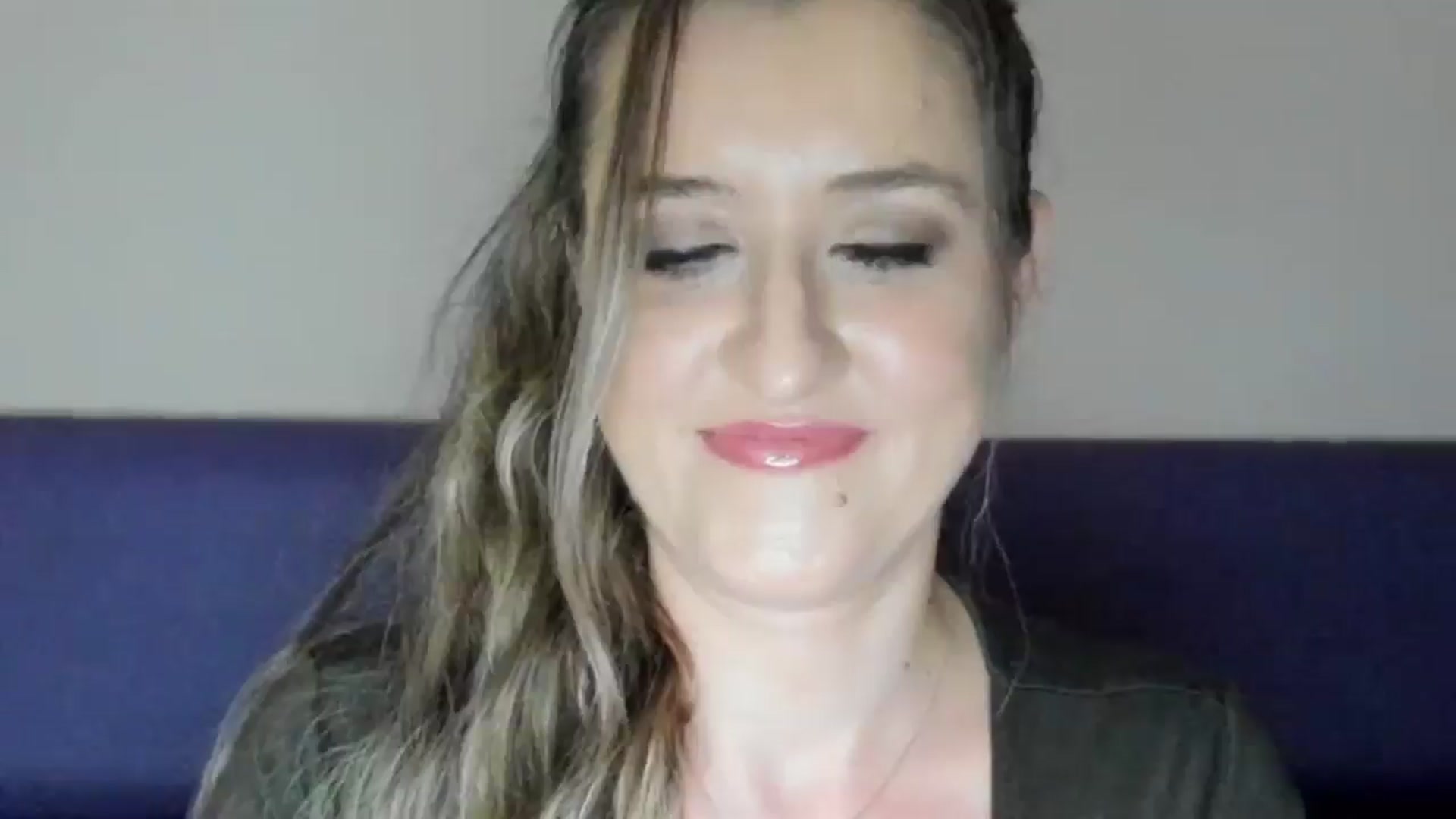 Gallery image thumbnail from BestDream's myfreecams stream on, 05/19/2025, 21:38 image 20 of 20