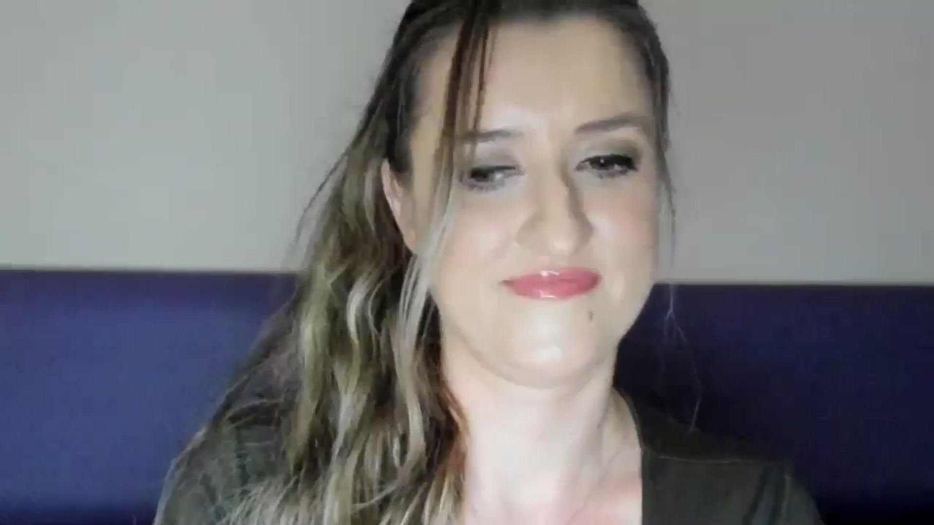 Gallery image thumbnail from BestDream's myfreecams stream on, 05/19/2025, 21:38 image 19 of 20
