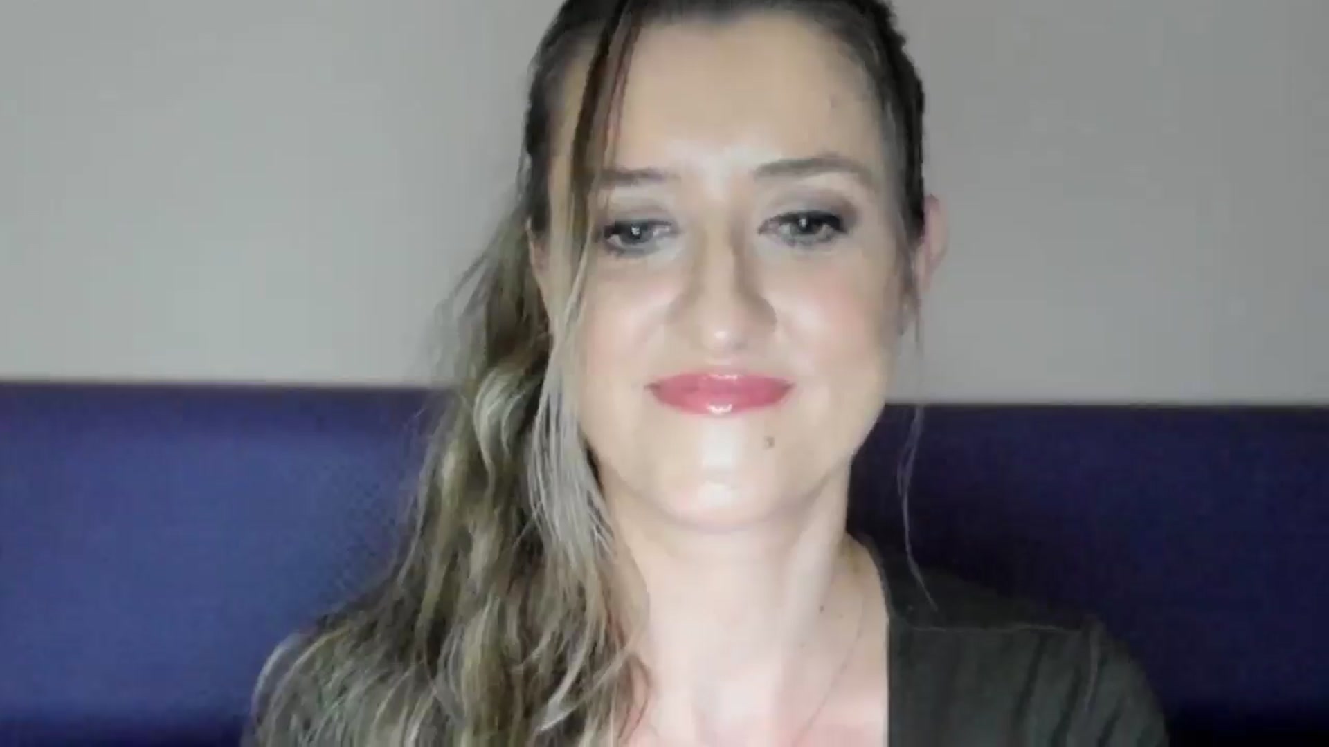 Gallery image thumbnail from BestDream's myfreecams stream on, 05/19/2025, 21:38 image 5 of 20