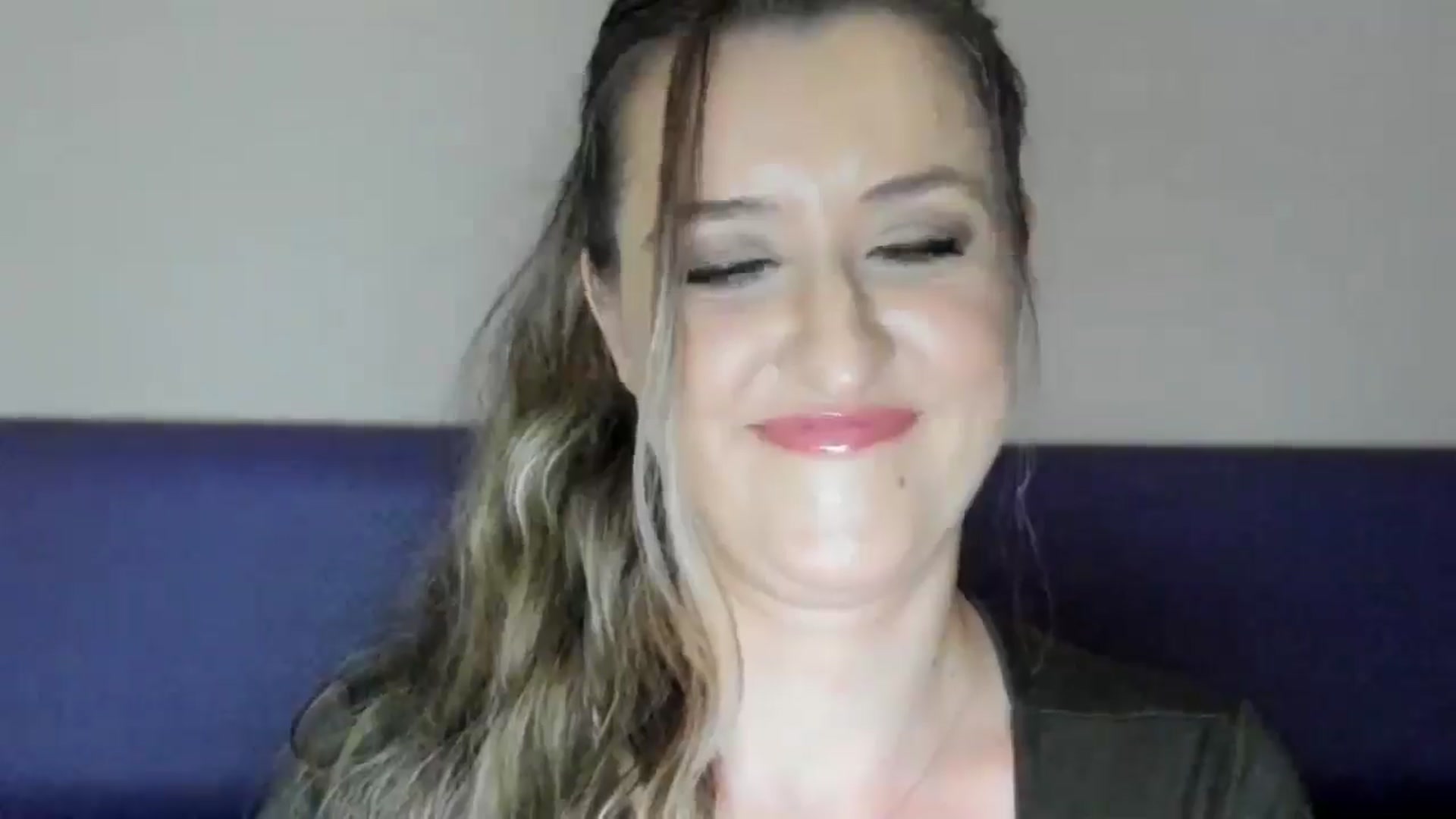 Gallery image thumbnail from BestDream's myfreecams stream on, 05/19/2025, 21:38 image 14 of 20