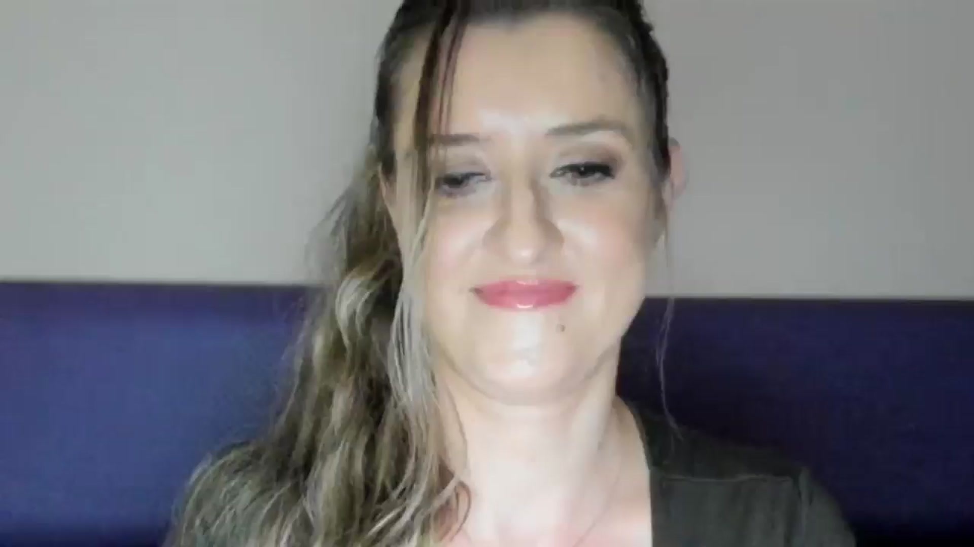 Gallery image thumbnail from BestDream's myfreecams stream on, 05/19/2025, 21:38 image 7 of 20